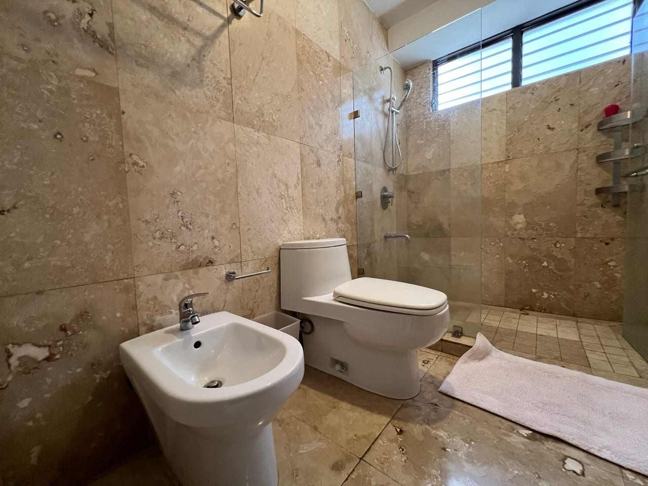 Venta apartamento 3 Dormitorios | Moradas del Acueducto Zona 10 — Apartamento en Alquiler en Moradas del Acueducto, Zona 10, Guatemala, Ciudad — foto 13 de 14