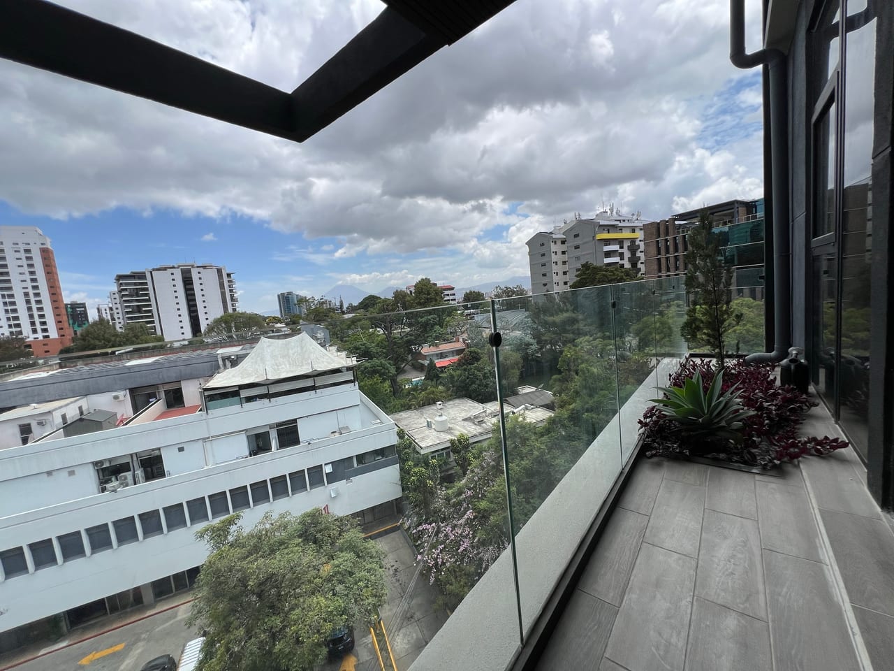 Alquiler apartamento amueblado 2 Dormitorios Quince Esquina Zona 15 — Apartamento en Alquiler en Quince Esquina, Zona 15, Guatemala, Ciudad — foto 2 de 15
