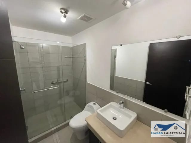 Rento apartamento en Zona 14 EDIFICIO CON PISCINA, GYM Y AREAS VERDES — Apartamento en Venta en Zona 14, Guatemala, Ciudad — foto 13 de 17