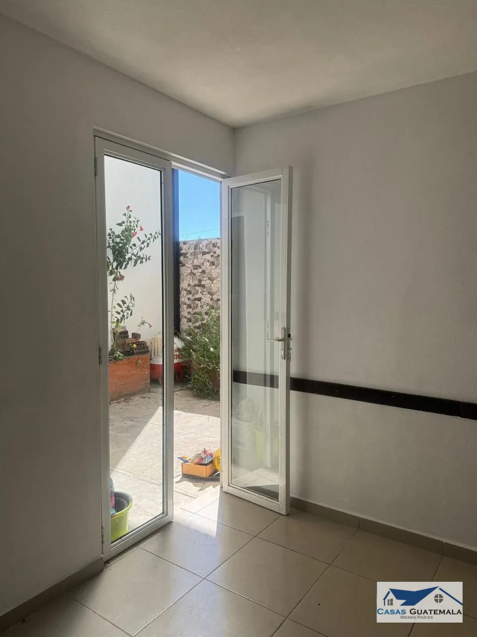 Rento Casa 4 habitaciones en Alamedas de Santo Domingo km30.5 CES — Casa en Alquiler en Alamedas de Santo Domingo, Carretera a El Salvador, Guatemala, Ciudad — foto 5 de 17
