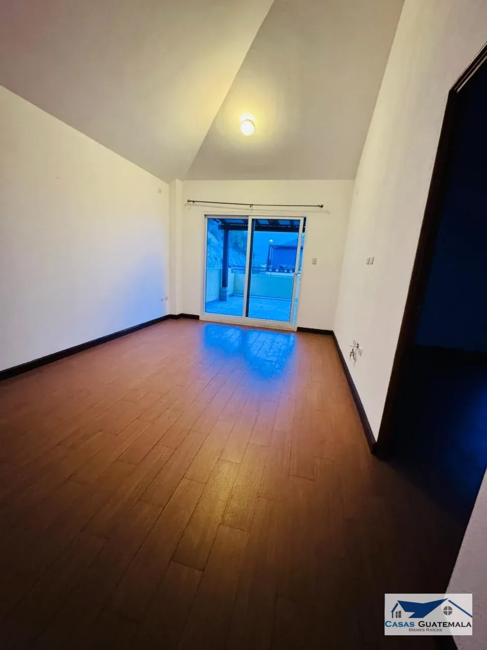 Casa en Venta km. 16.5 Carr. al Salvador Ingreso Olmeca — Casa en Venta en Bosques de Arrazola, Carretera a El Salvador, Guatemala, Ciudad — foto 14 de 17