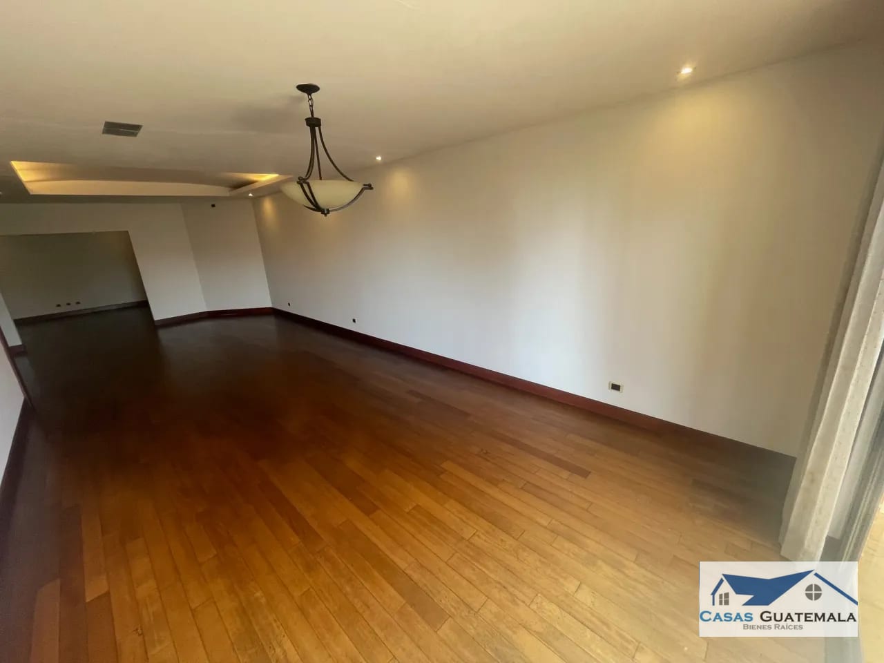 Rento apartamento en Oakland EDIFICIO EXCLUSIVO CERCA DE OAKLAND MALL — Apartamento en Alquiler en Zona 10, Guatemala, Ciudad — foto 3 de 14