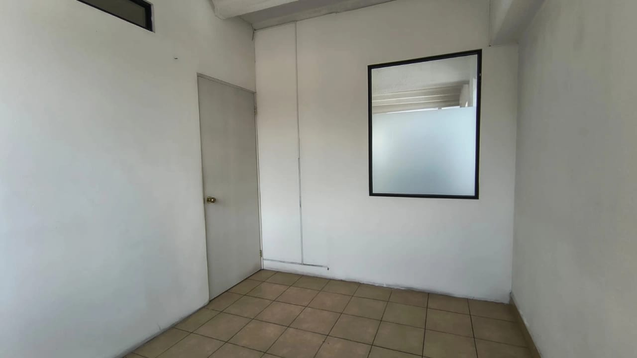 Rento/Vendo Oficina Z.10 — Oficina en Alquiler en Plaza Buró, Zona 10, Guatemala, Ciudad — foto 4 de 5