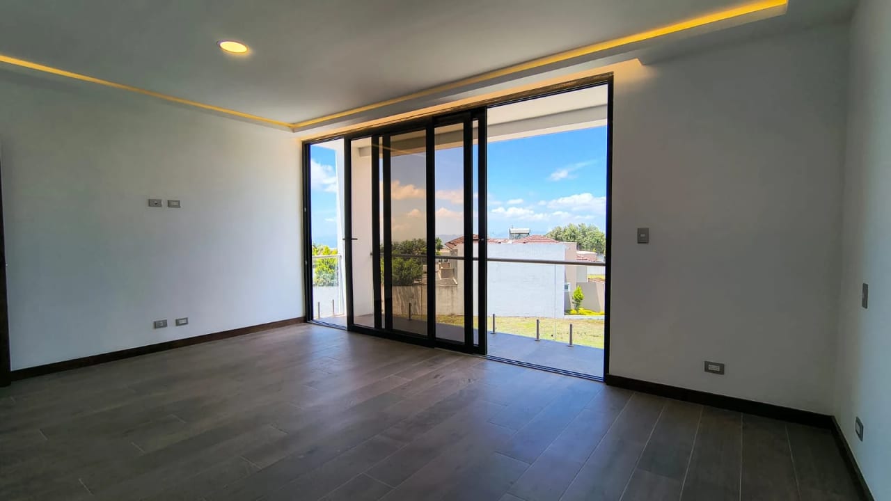 Casa Nueva Moderna en venta CAES Km 25 — Casa en Venta en Santa Elena Barillas, Guatemala, Ciudad — foto 7 de 14