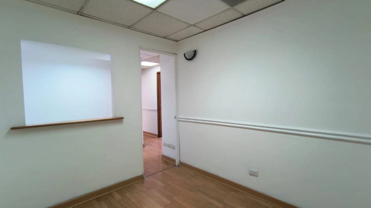 Rento / Vendo Clínica Médica Zona 10 — Clínica en Alquiler en Santa Clara II, Zona 10, Guatemala, Ciudad — foto 1 de 9