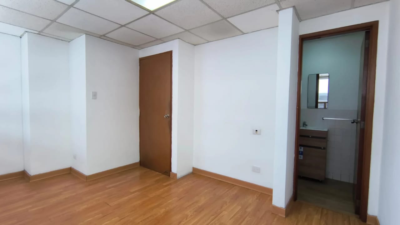Rento / Vendo Clínica Médica Zona 10 — Clínica en Alquiler en Santa Clara II, Zona 10, Guatemala, Ciudad — foto 3 de 9