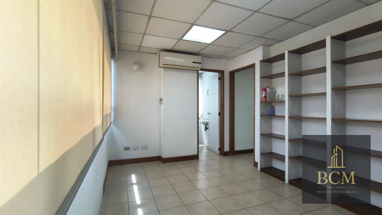 Clínica en Renta z. 10 — Clínica en Alquiler en Zona 10, Guatemala, Ciudad — foto 4 de 9