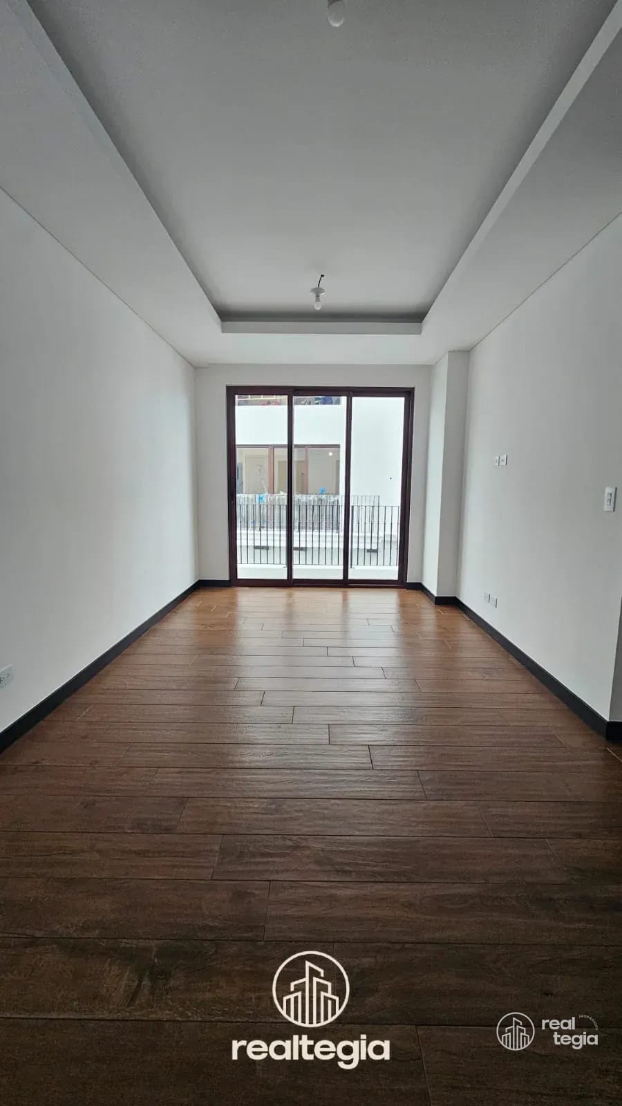 APARTAMENTO EN VENTA LIRIOS DE CAYALÁ ZONA 16 — Apartamento en Venta en Zona 16, Guatemala, Ciudad — foto 2 de 8