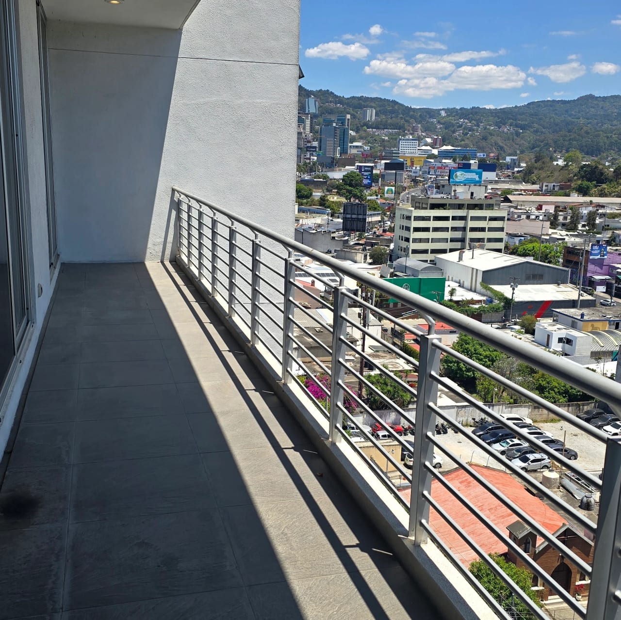 Moderno y cómodo apartamento en alquiler en zona 10 — Apartamento en Alquiler en 19-10, Zona 10, Guatemala, Ciudad — foto 1 de 8