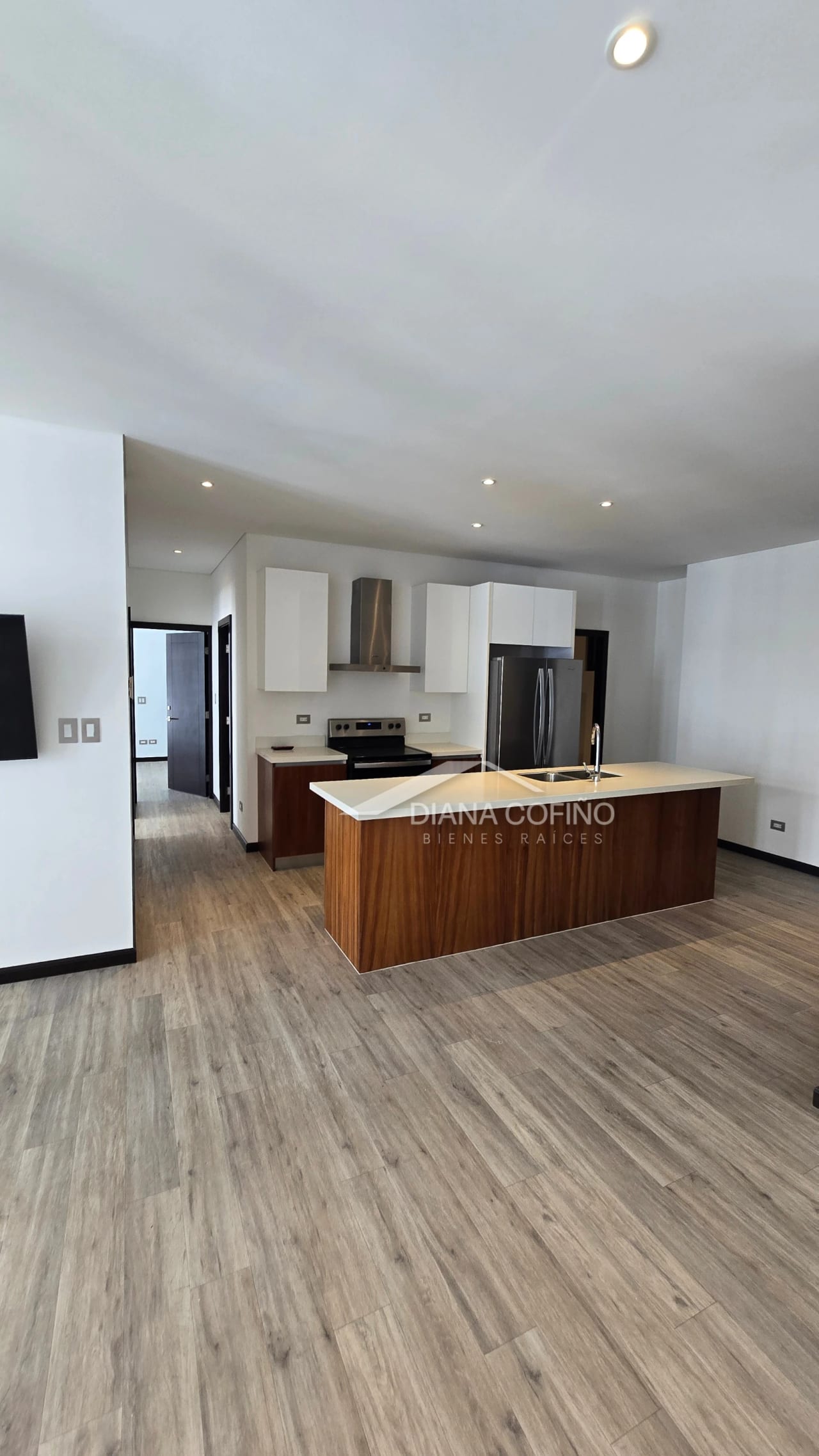 Alquiler de apartamento como nuevo en Lirios de Cayalá, zona 16 — Apartamento en Alquiler en Lirios de Cayalá II, Zona 16, Guatemala, Ciudad — foto 1 de 8