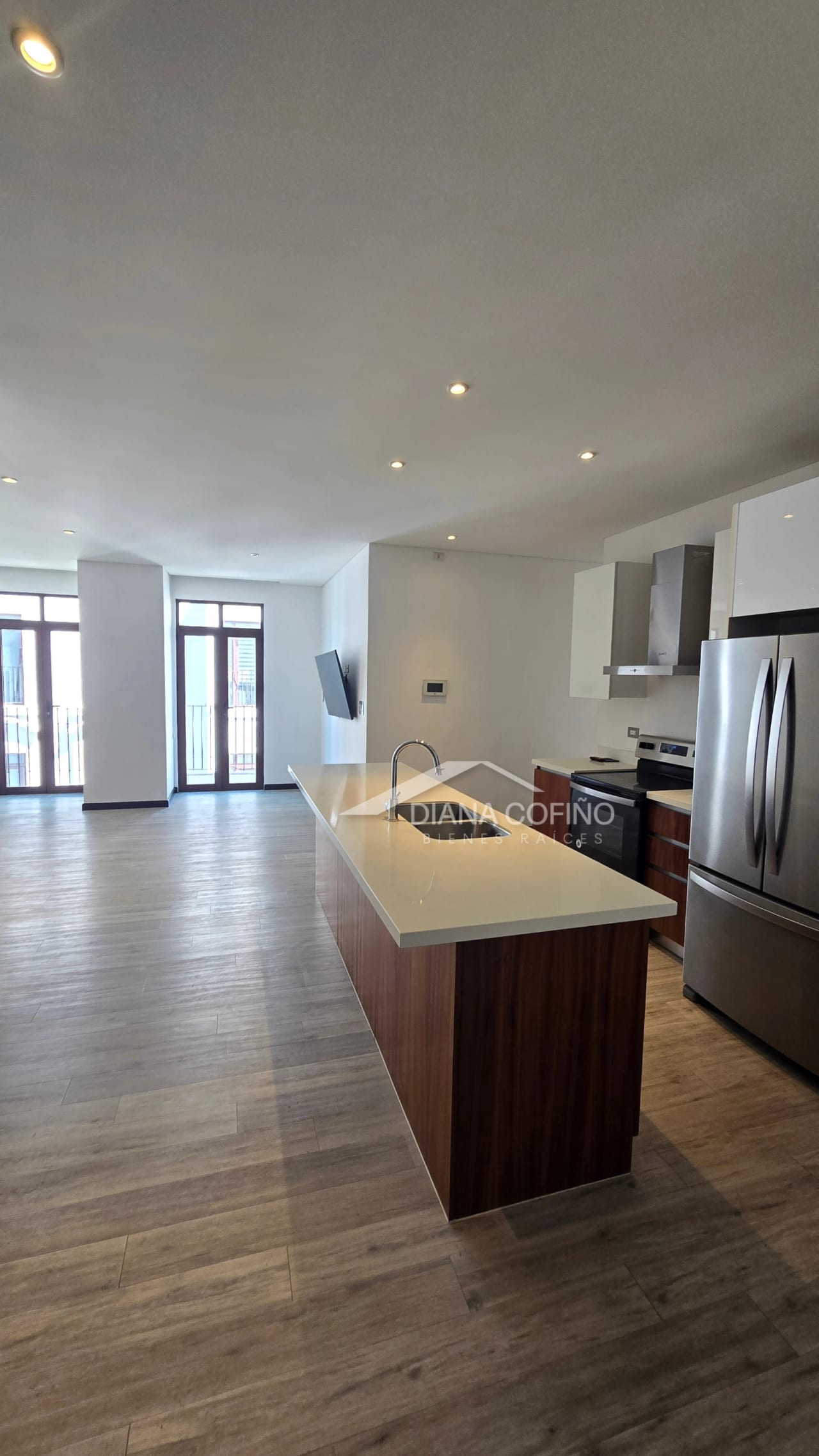 Alquiler de apartamento como nuevo en Lirios de Cayalá, zona 16 — Apartamento en Alquiler en Lirios de Cayalá II, Zona 16, Guatemala, Ciudad — foto 2 de 8