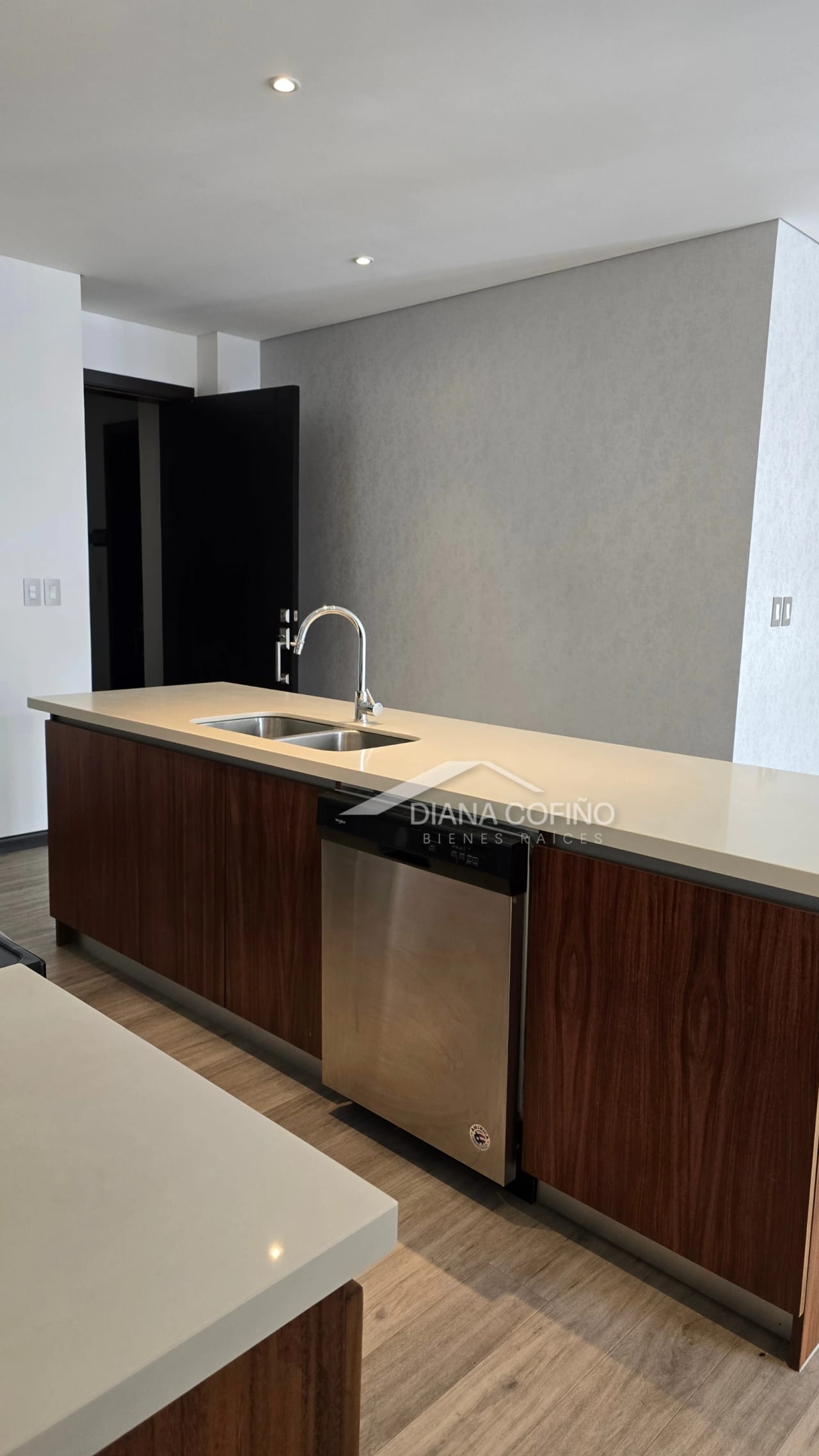 Alquiler de apartamento como nuevo en Lirios de Cayalá, zona 16 — Apartamento en Alquiler en Lirios de Cayalá II, Zona 16, Guatemala, Ciudad — foto 4 de 8