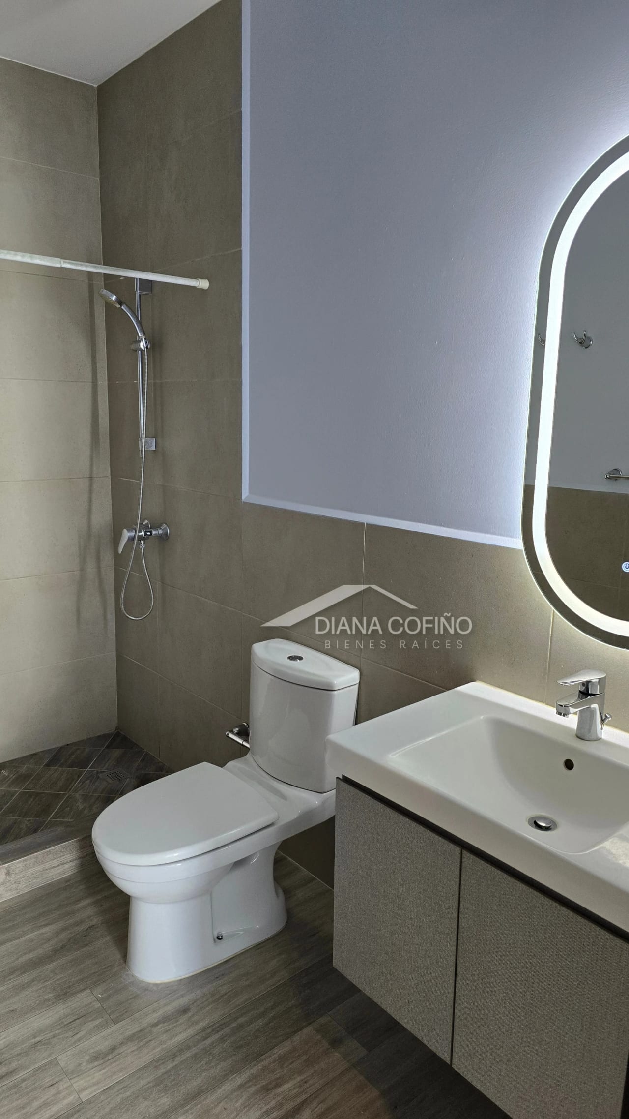 Alquiler de apartamento como nuevo en Lirios de Cayalá, zona 16 — Apartamento en Alquiler en Lirios de Cayalá II, Zona 16, Guatemala, Ciudad — foto 6 de 8