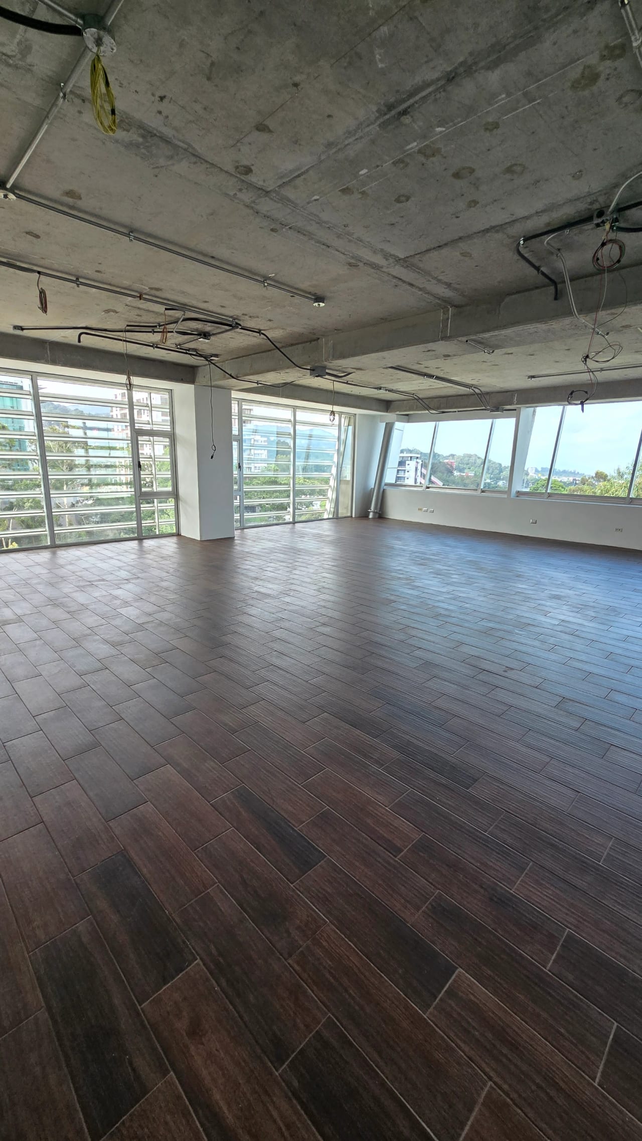 Zona 15 - Cómoda oficina en alquiler en nivel alto — Apartamento en Alquiler en Domani, Zona 15, Guatemala, Ciudad — foto 1 de 6