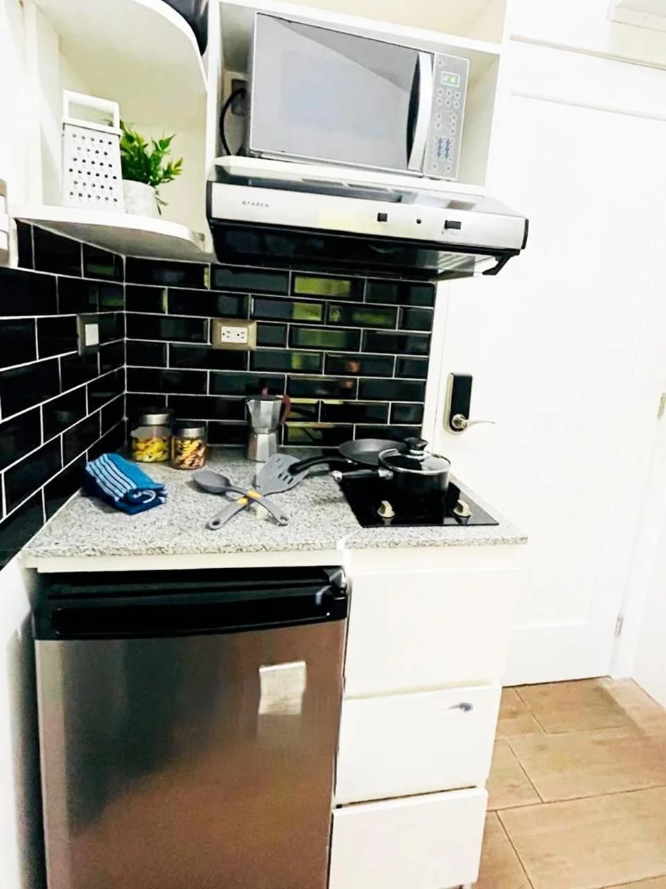 Apartamento Amueblado en Renta Zona 15 Cod.DA36410 — Apartamento en Alquiler en Zona 15, Guatemala, Ciudad — foto 5 de 14