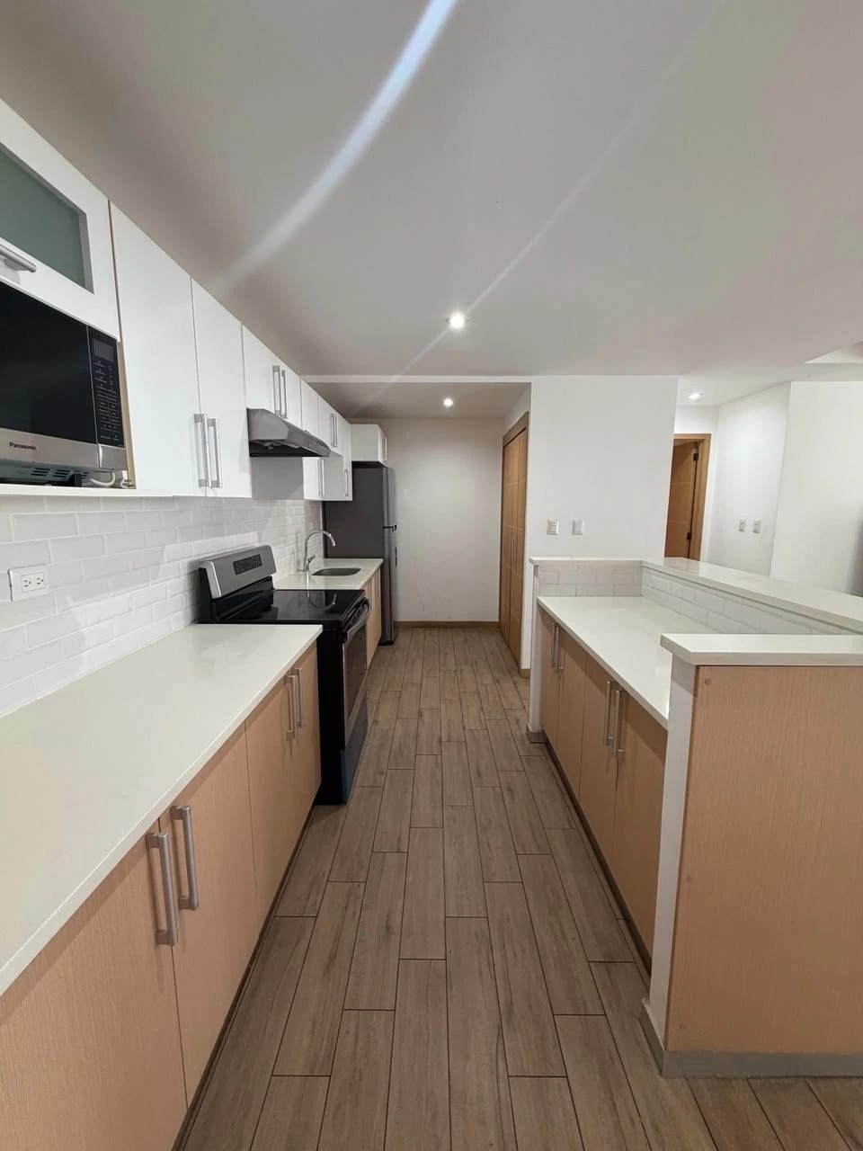 Apartamento Semi-Amueblado en Renta Zona 10 cod.CA36671 — Apartamento en Alquiler en Zona 10, Guatemala, Ciudad — foto 7 de 10