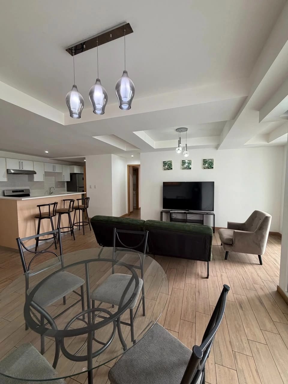 Apartamento Semi-Amueblado en Renta Zona 10 cod.CA36671 — Apartamento en Alquiler en Zona 10, Guatemala, Ciudad — foto 1 de 10