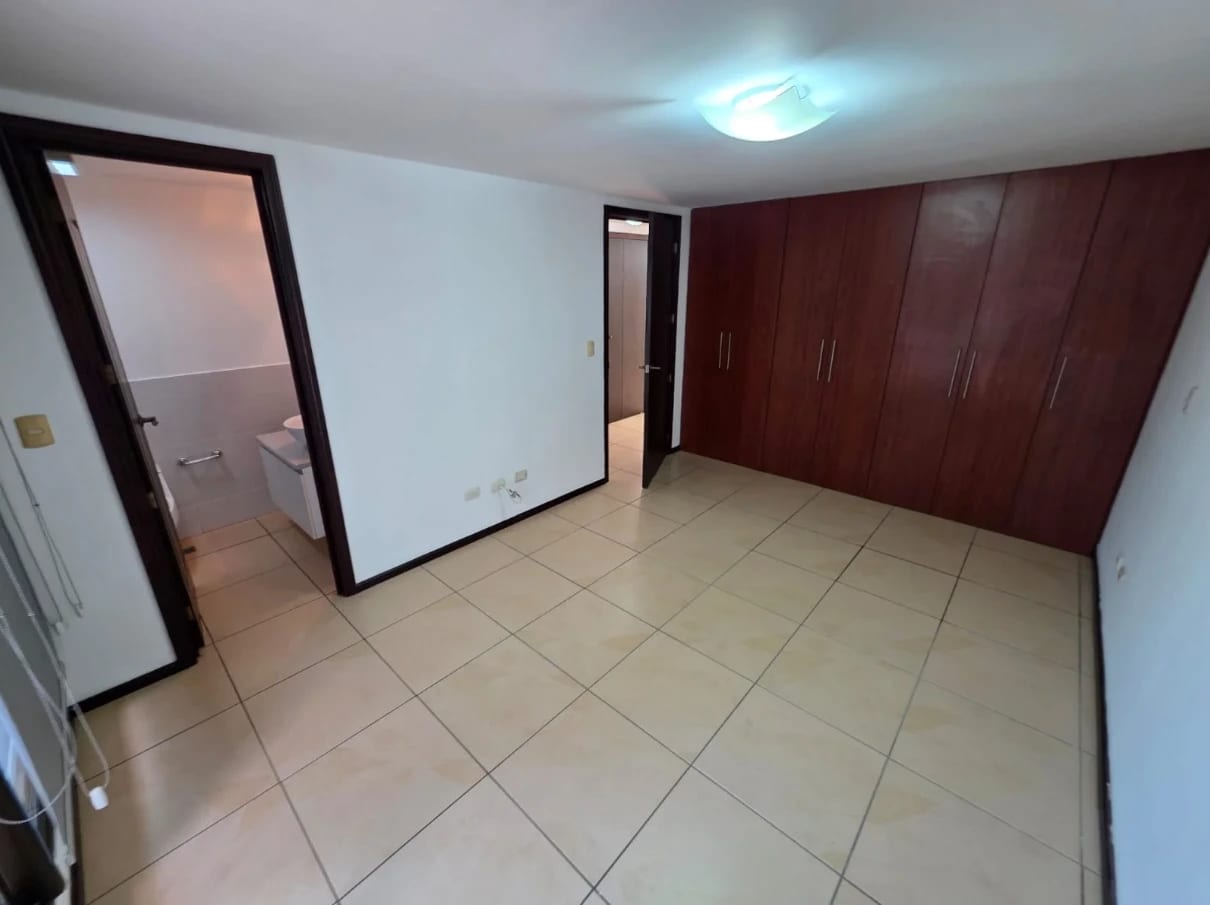 Apartamento en Renta Zona 10 COD.CA36718 — Apartamento en Alquiler en Zona 10, Guatemala, Ciudad — foto 4 de 9