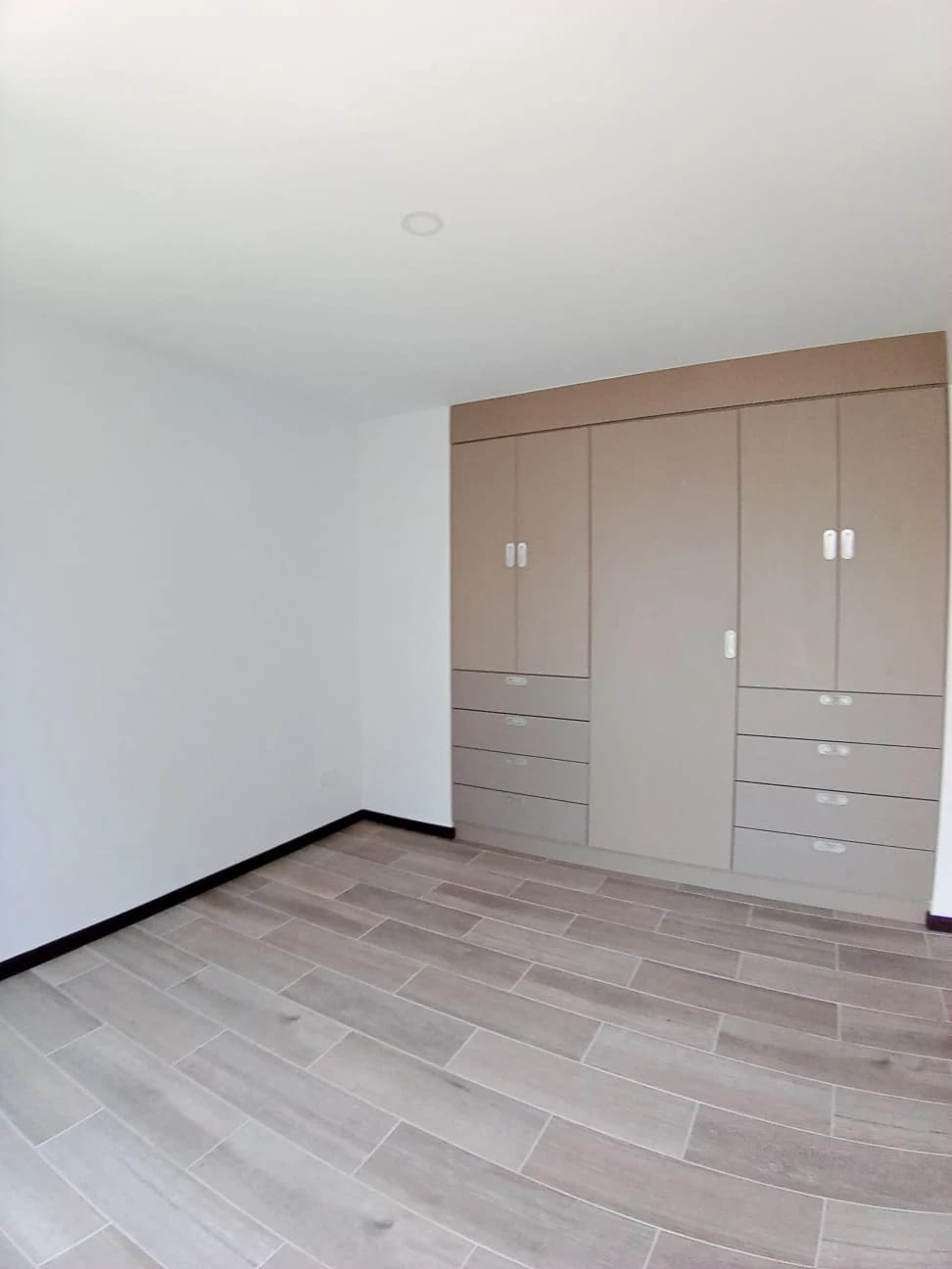 Apartamento en Venta Zona 10 Ideal Inversionista COD.CA36775 — Apartamento en Venta en Zona 10, Guatemala, Ciudad — foto 10 de 16