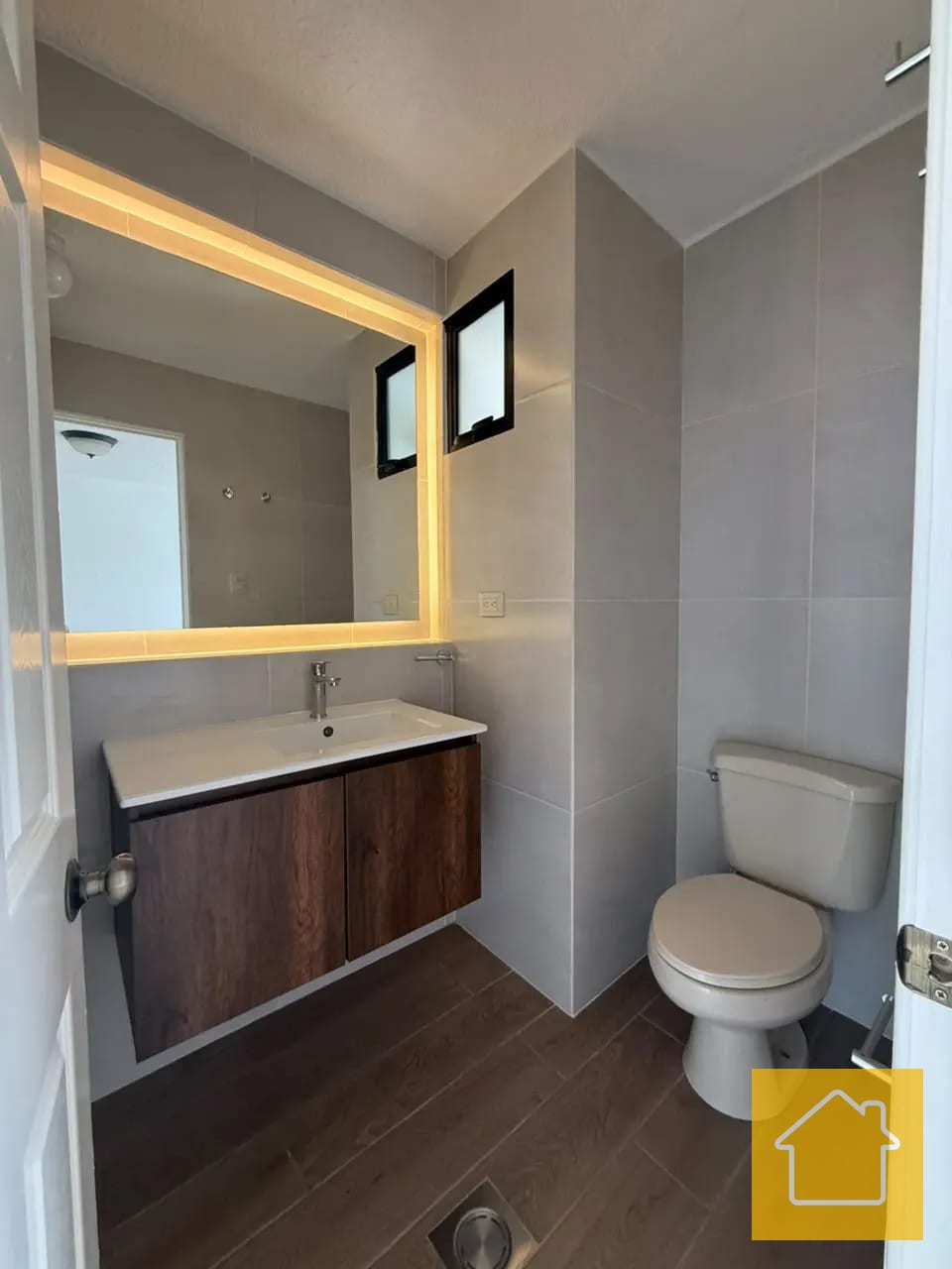Amplio Apartamento en Balcones de las Charcas Remodelado AGT2996 — Apartamento en Alquiler en Balcones de Las Charcas, Zona 11, Guatemala, Ciudad — foto 3 de 17