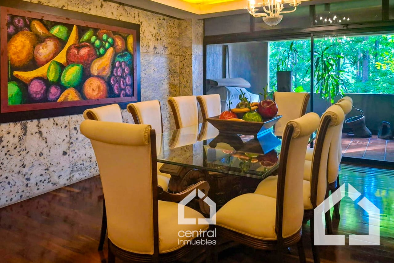 Amplia y exclusiva casa de 4 habitaciones en zona 14 — Casa en Venta en Zona 14, Guatemala, Ciudad — foto 3 de 16