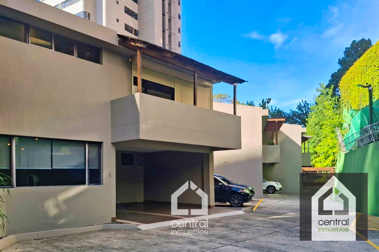 Amplia y exclusiva casa de 4 habitaciones en zona 14 — Casa en Venta en Zona 14, Guatemala, Ciudad — foto 12 de 16