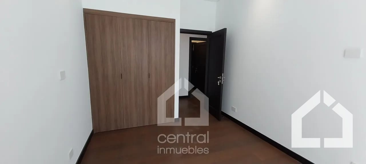 Lujoso Apartamento en Renta con jardín privado en Nogales Cayalá — Apartamento en Alquiler en Ciudad Cayalá, Zona 16, Guatemala, Ciudad — foto 9 de 17