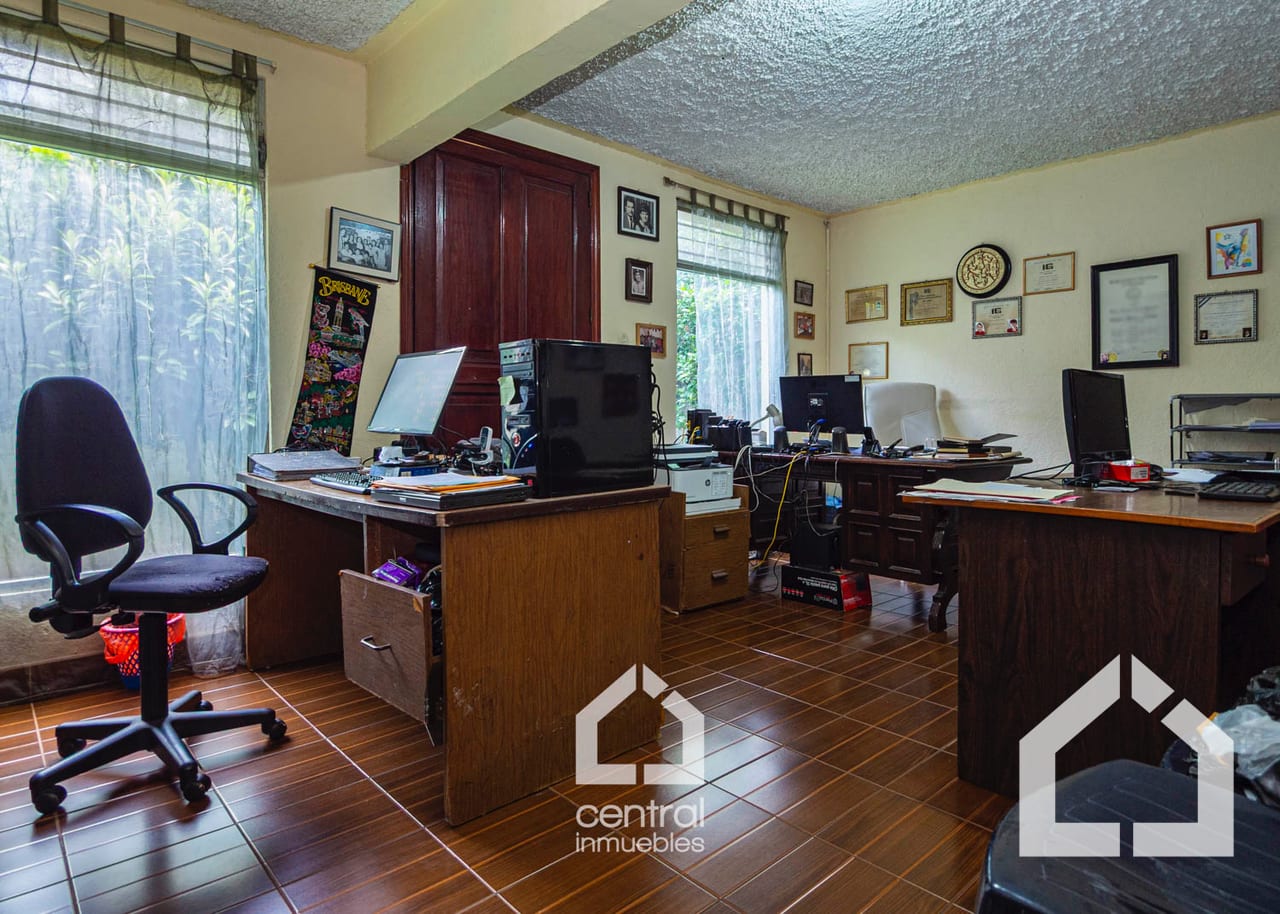 Casa de 5 habitaciones en Pinares de San Cristóbal, Mixco — Casa en Venta en Pinares de San Cristobal, Zona 8 Mixco, Guatemala, Ciudad — foto 6 de 17
