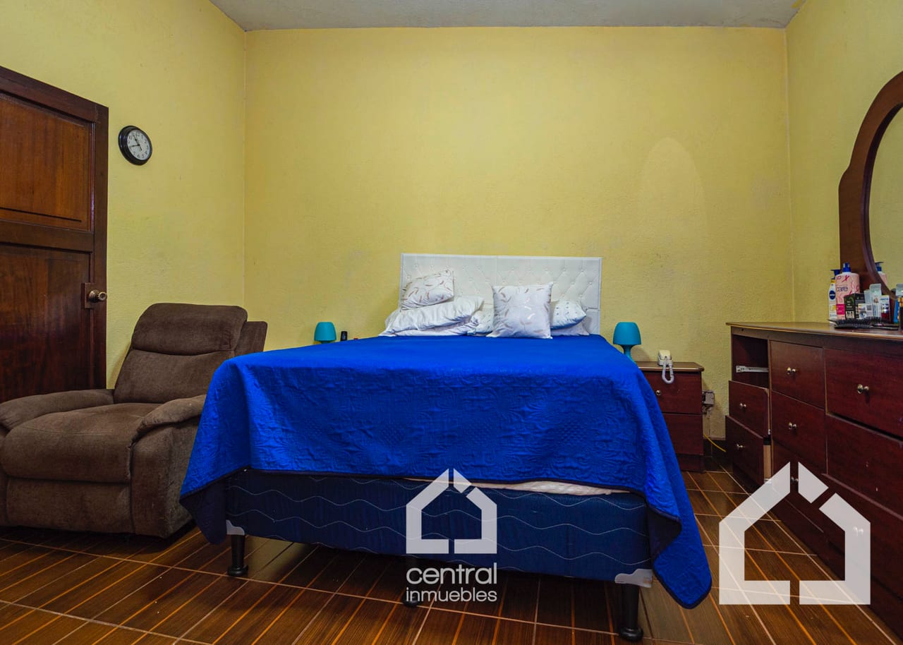 Casa de 5 habitaciones en Pinares de San Cristóbal, Mixco — Casa en Venta en Pinares de San Cristobal, Zona 8 Mixco, Guatemala, Ciudad — foto 10 de 17