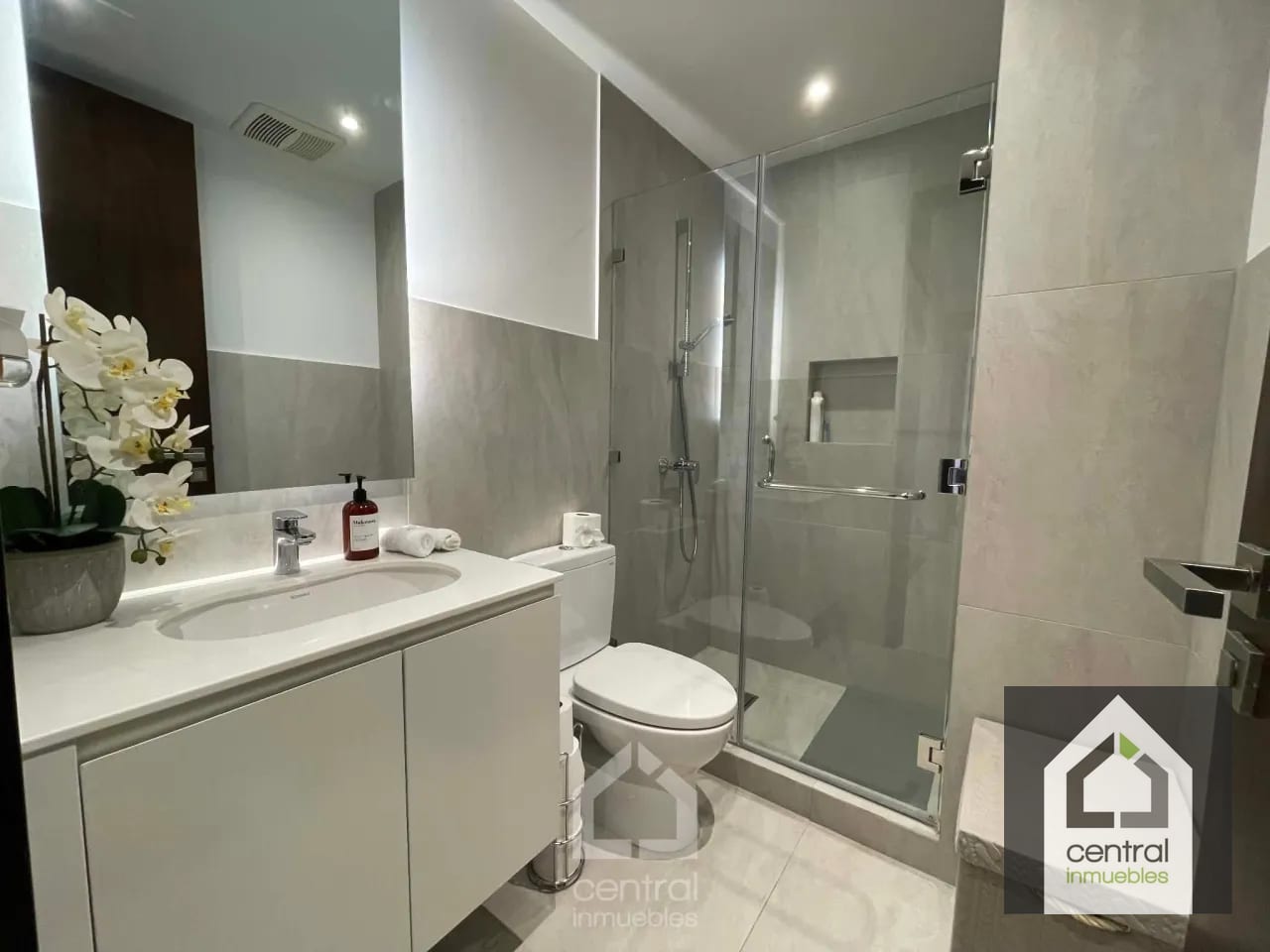 Exclusivo apartamento en renta de 3 habitaciones en Vasanta zona 10 — Apartamento en Alquiler en Vasanta, Zona 10, Guatemala, Ciudad — foto 10 de 17