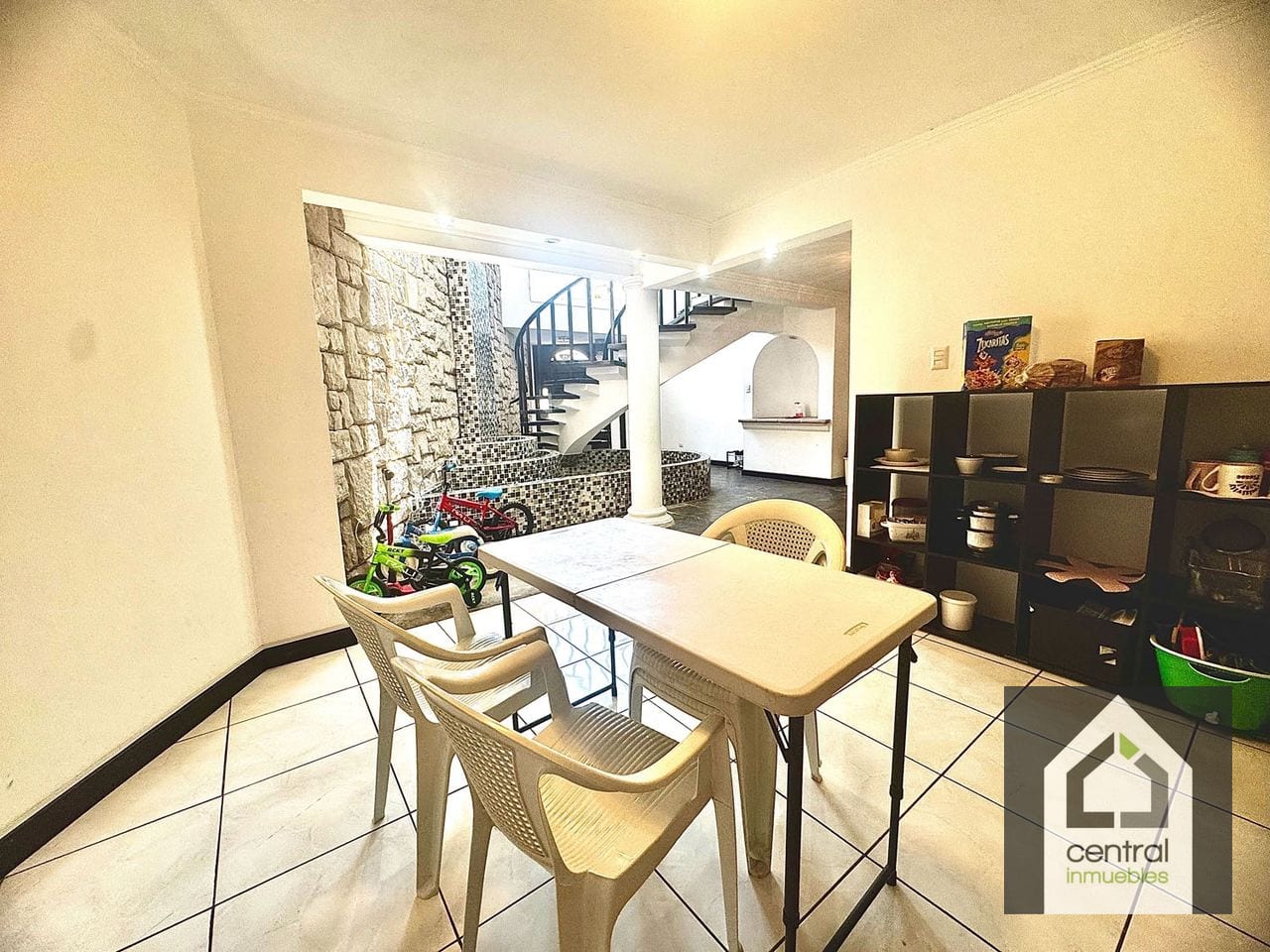 Casa en renta Colonia Sta, Rosalía, Condominio La Laguna (copia) — Casa en Alquiler en Santa Catarina Pinula, Guatemala, Ciudad — foto 3 de 17