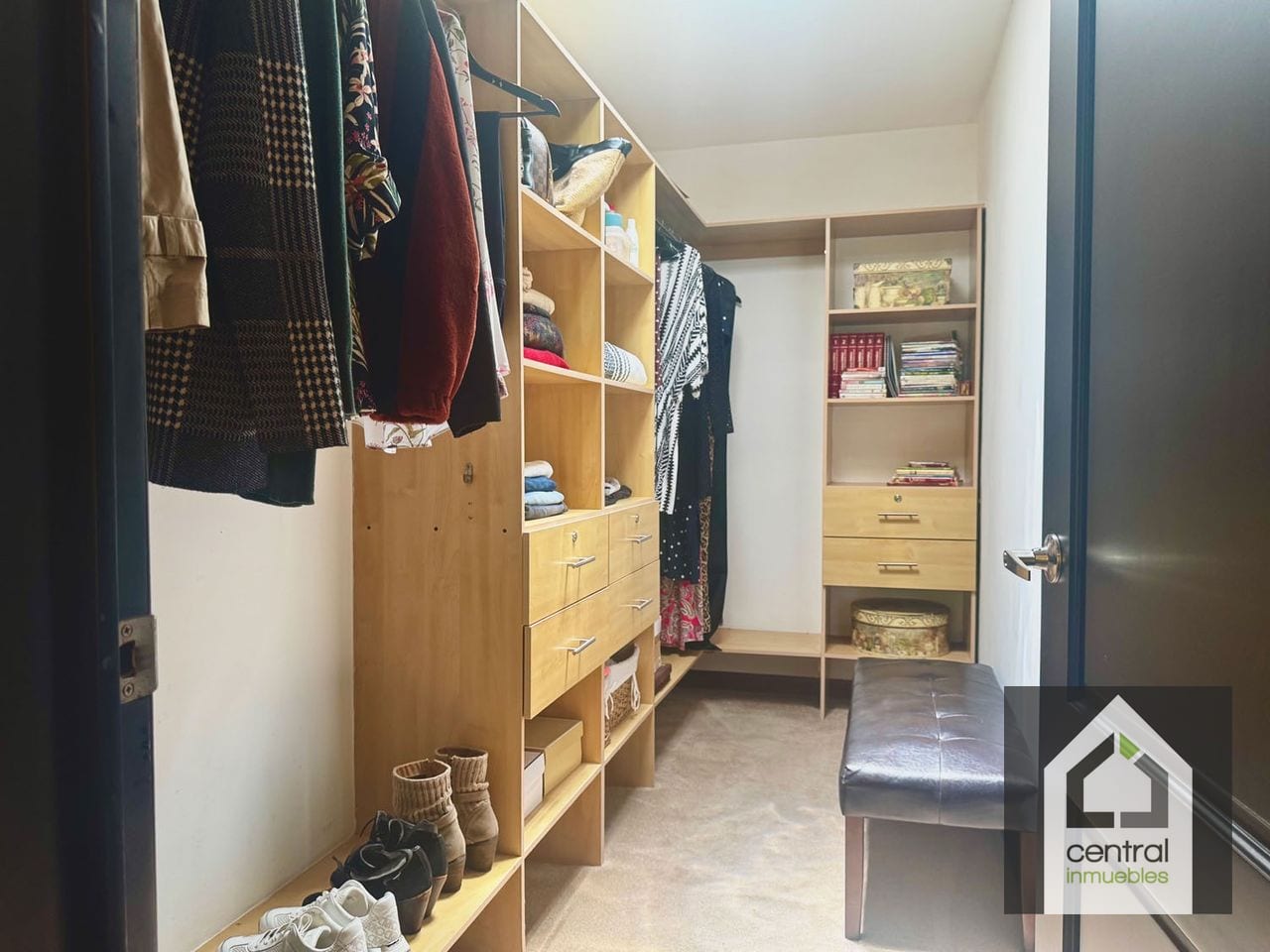 Casa en renta Colonia Sta, Rosalía, Condominio La Laguna (copia) — Casa en Alquiler en Santa Catarina Pinula, Guatemala, Ciudad — foto 11 de 17