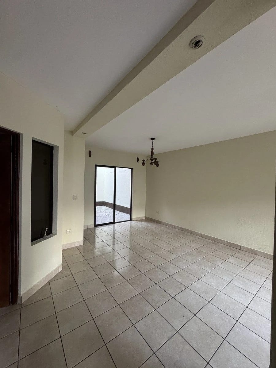 Casa en VENTA en Colinas del Prado, San José Pinula — Casa en Venta en Carretera a El Salvador, Guatemala, Ciudad — foto 3 de 8