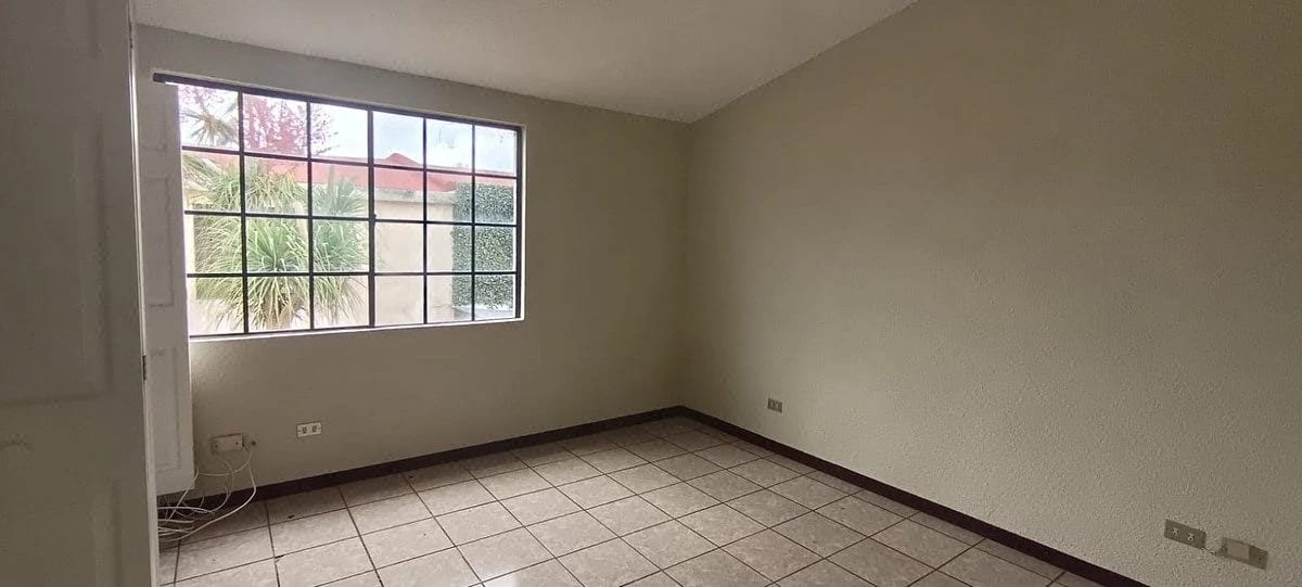 Casa en ALQUILER en Pinabetes Carretera a El Salvador — Casa en Alquiler en Carretera a El Salvador, Guatemala, Ciudad — foto 6 de 7