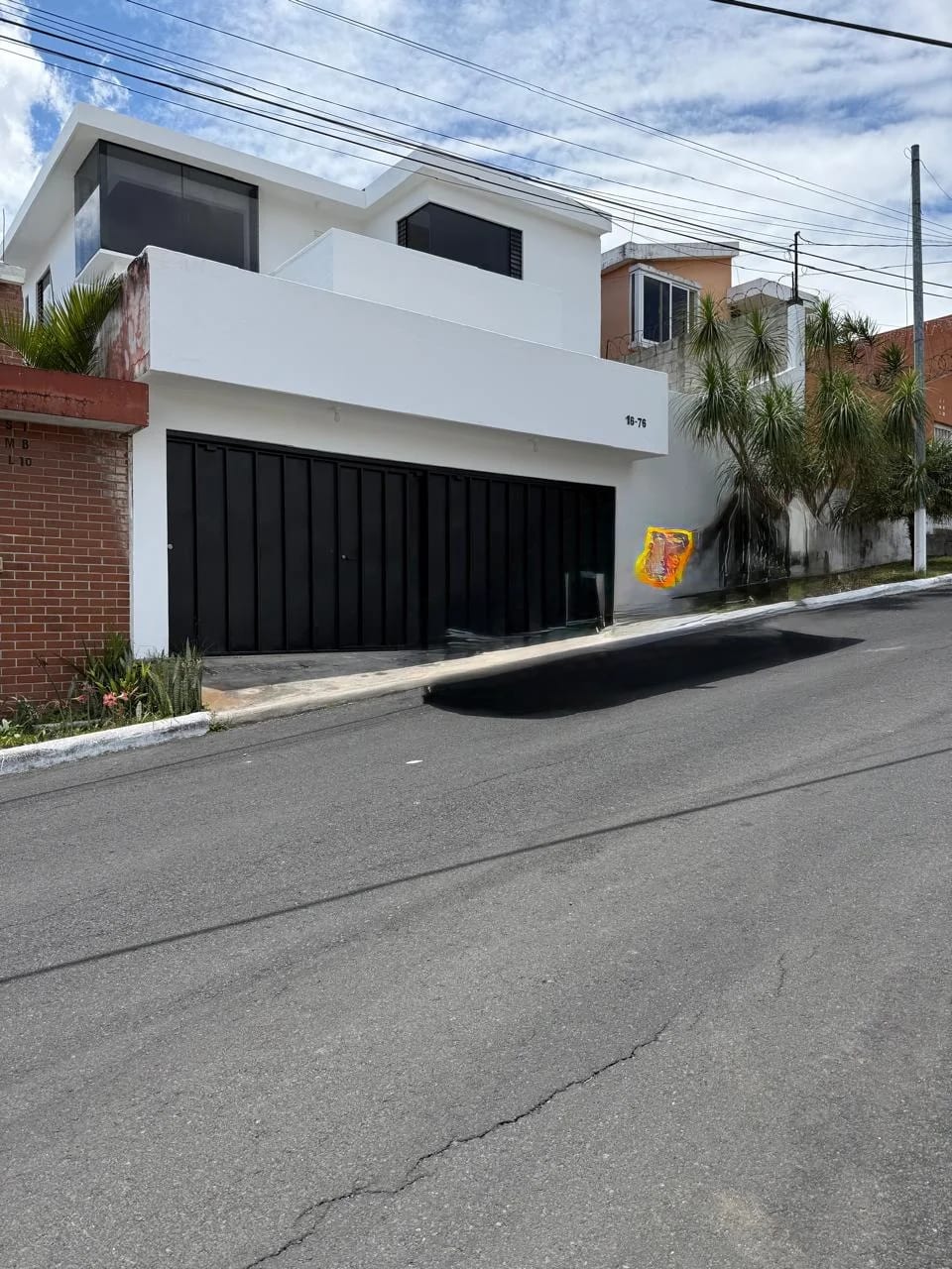 Casa recién remodelada en San Cristóbal — Casa en Venta en Pinares de San Cristobal, Zona 8 Mixco, Guatemala, Ciudad — foto 1 de 17