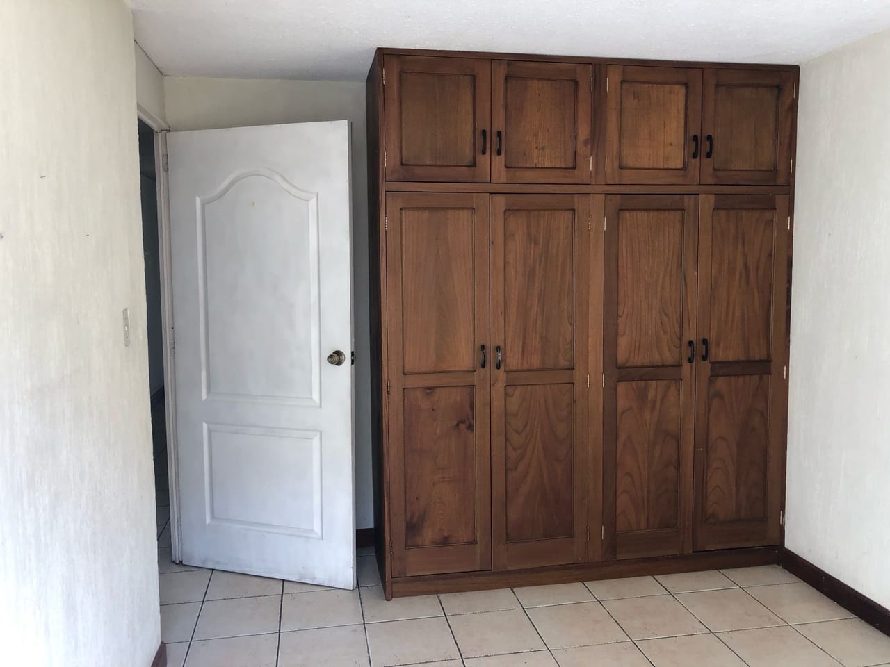 Casa de 1 Nivel en Venta – Condominio el Escalón, San Cristóbal — Casa en Venta en Zona 8 Mixco, Guatemala, Ciudad — foto 2 de 11