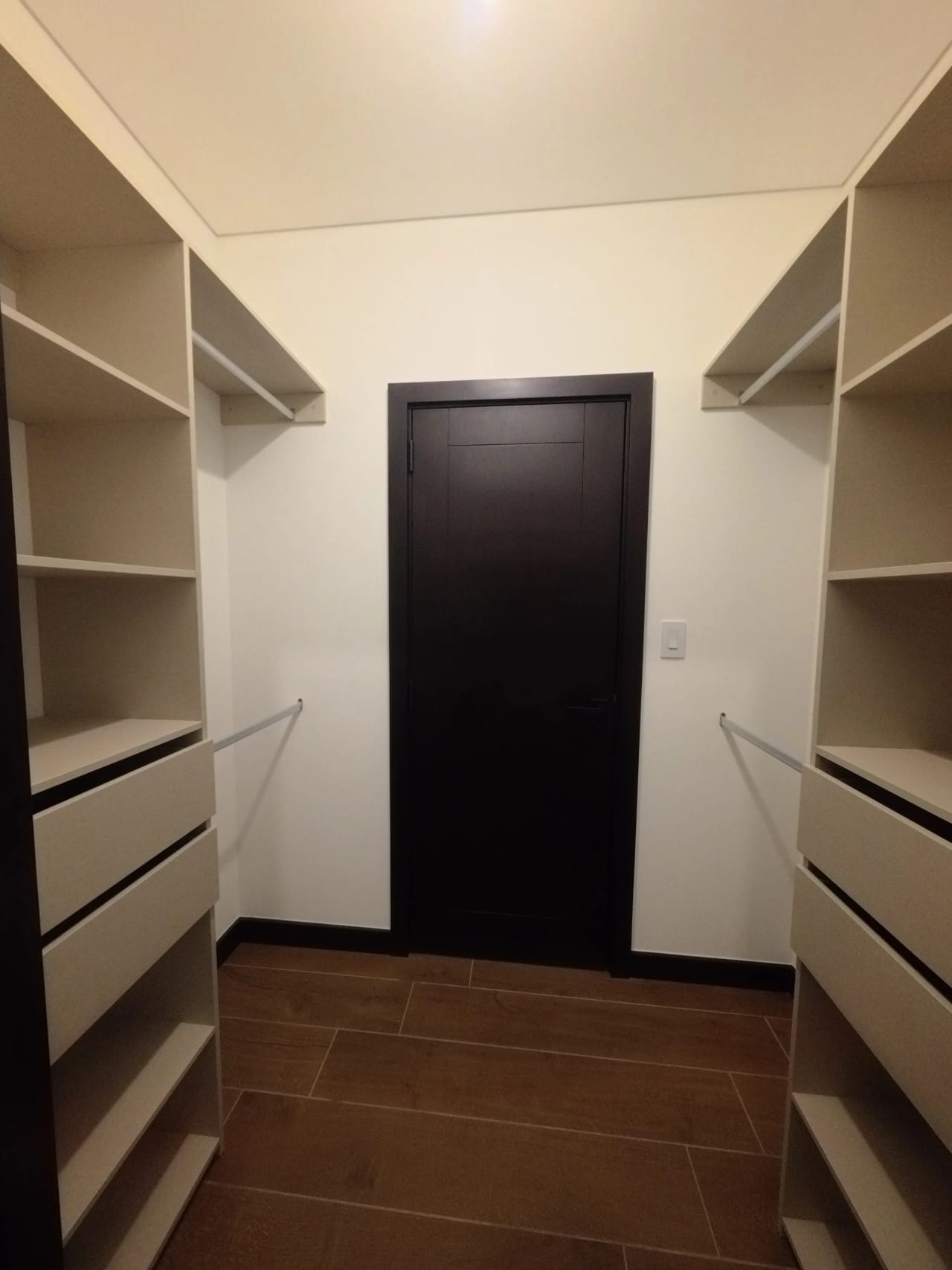 Renta Apartamento para Estrenar Lirios IV — Apartamento en Alquiler en Ciudad Cayalá, Zona 16, Guatemala, Ciudad — foto 4 de 6