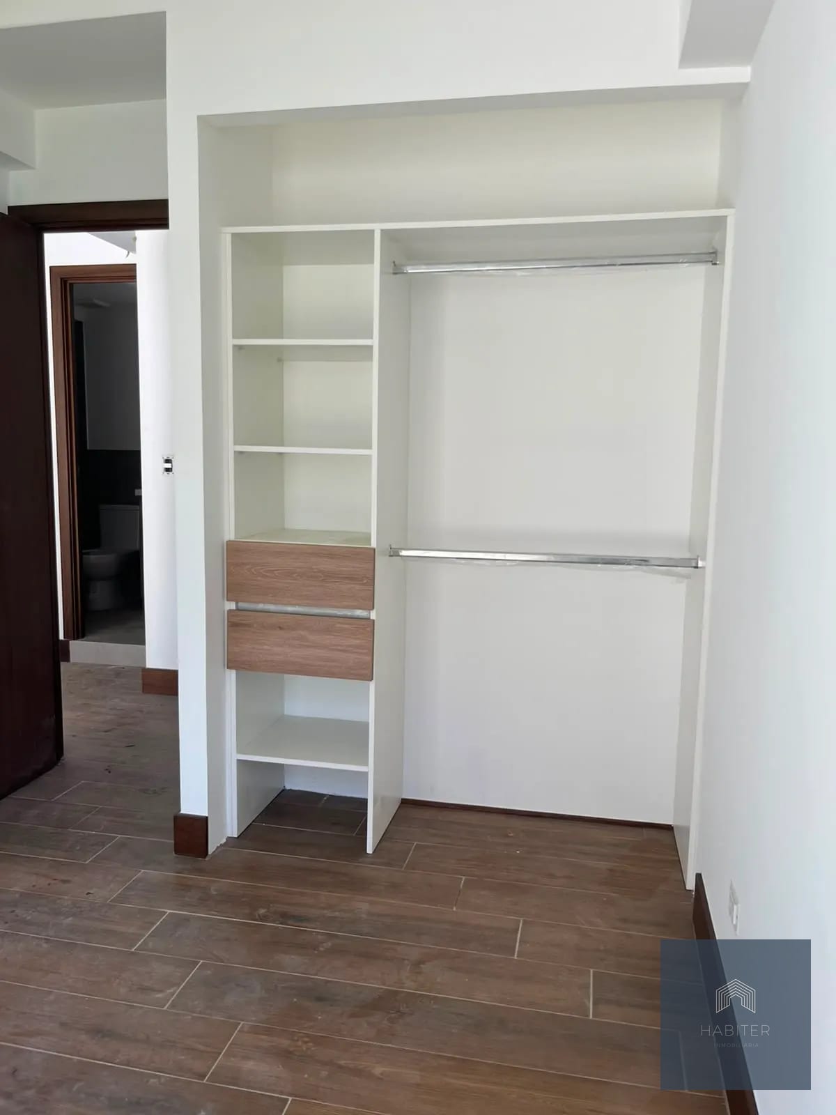 Vendo Partamento 2 Habitaciones con Amplio Jardin Zona 14 — Apartamento en Venta en Zona 14, Guatemala, Ciudad — foto 4 de 5