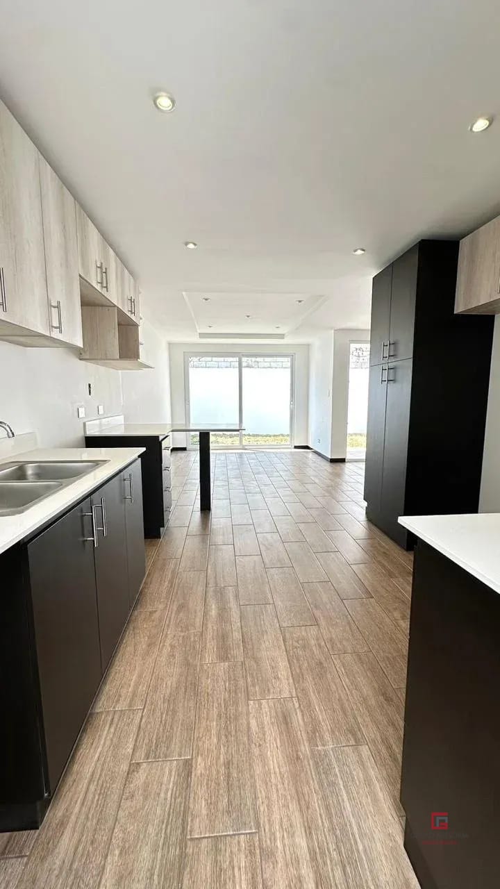 Moderna Casa en Venta Sector B1 San Cristóbal — Casa en Venta en Zona 8 Mixco, Guatemala, Ciudad — foto 11 de 16