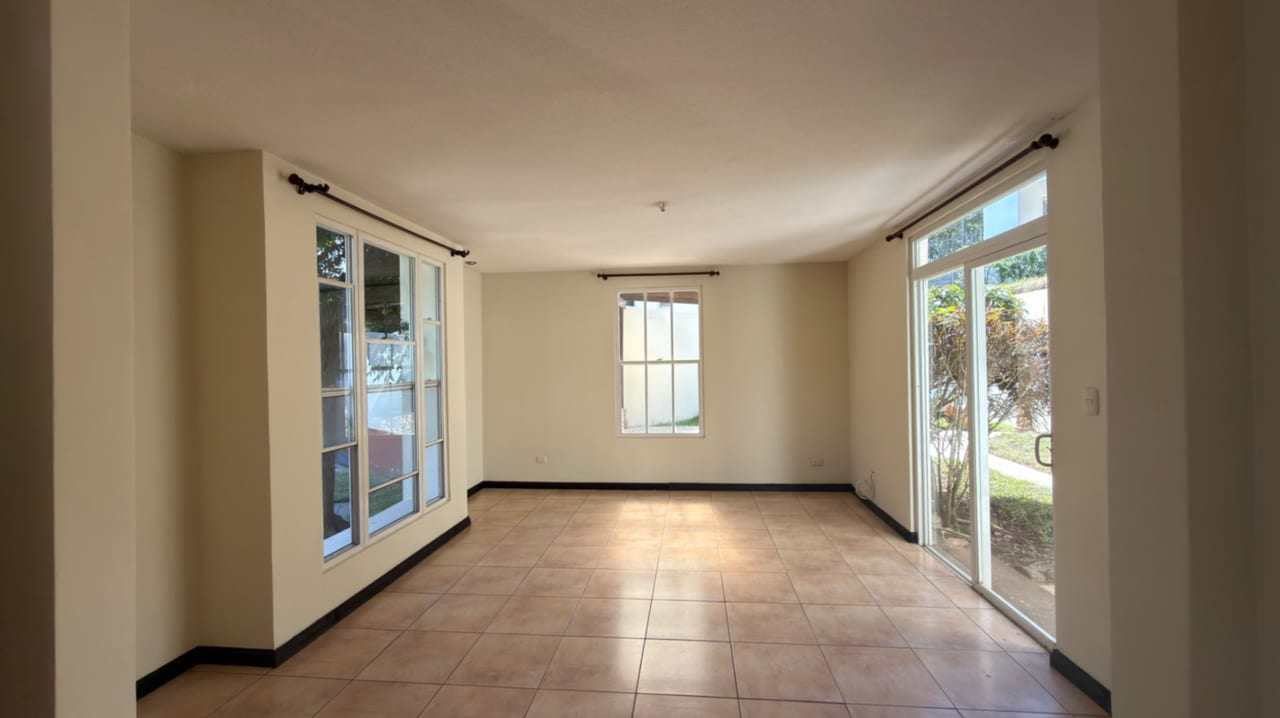 Casa en Renta Tipo Victoria Condadi Naranjo â Casa en Alquiler en Condado Naranjo, Zona 4 Mixco, Guatemala, Ciudad â foto 5 de 16