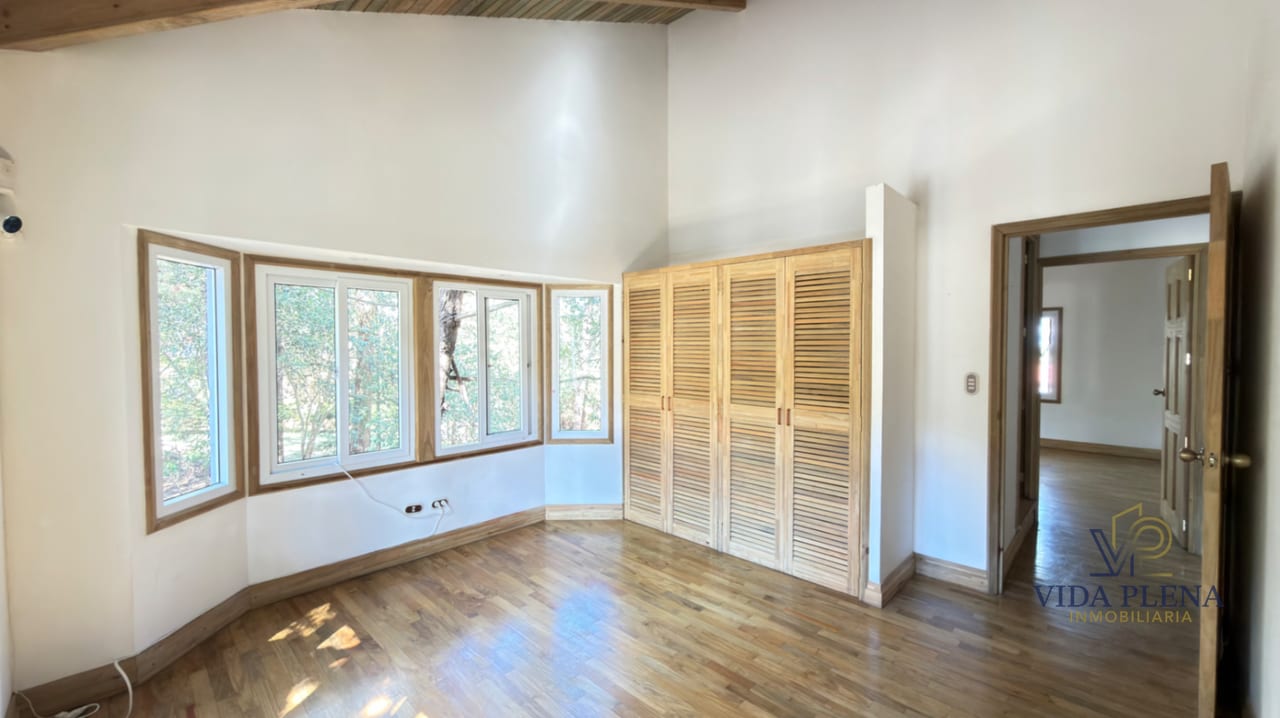 VENTA CASA EN MADERA/ Ubicada a 500 mts del Club Campestre La Montaña — Casa en Venta en Club Campestre La Montaña, Zona 6 Mixco, Guatemala, Ciudad — foto 8 de 14