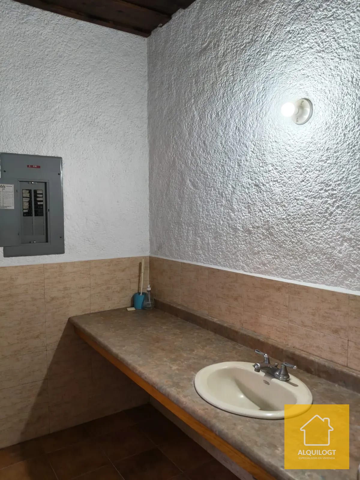 Amplio Apartamento en Segundo Nivel de Casa San Cristobal Mixco — Apartamento en Alquiler en Vista al Valle, Zona 8 Mixco, Guatemala, Ciudad — foto 14 de 17