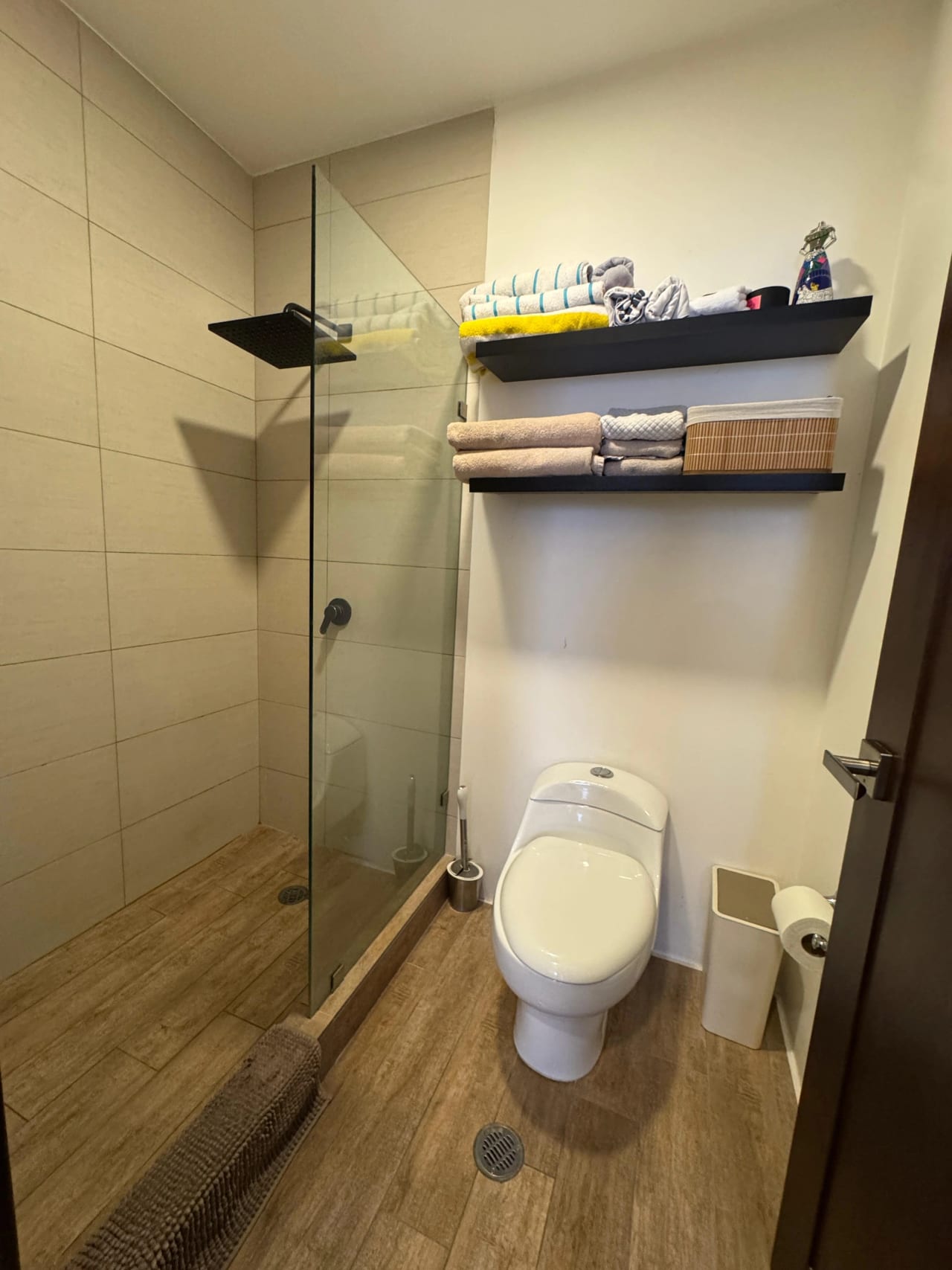 Apartamento en venta Albero zona 15 — Apartamento en Venta en Zona 15, Guatemala, Ciudad — foto 4 de 11