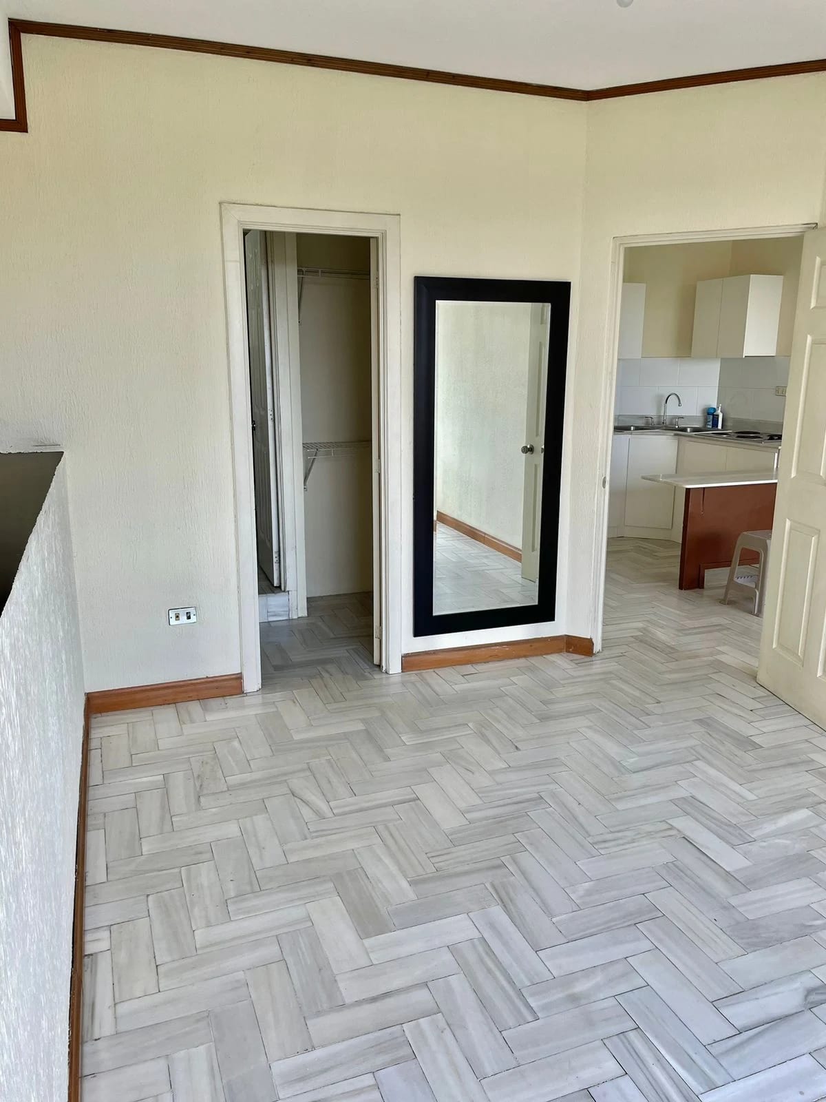 Apartamento en Andes de la Montaña Zona 16 — Apartamento en Alquiler en Zona 16, Guatemala, Ciudad — foto 2 de 10