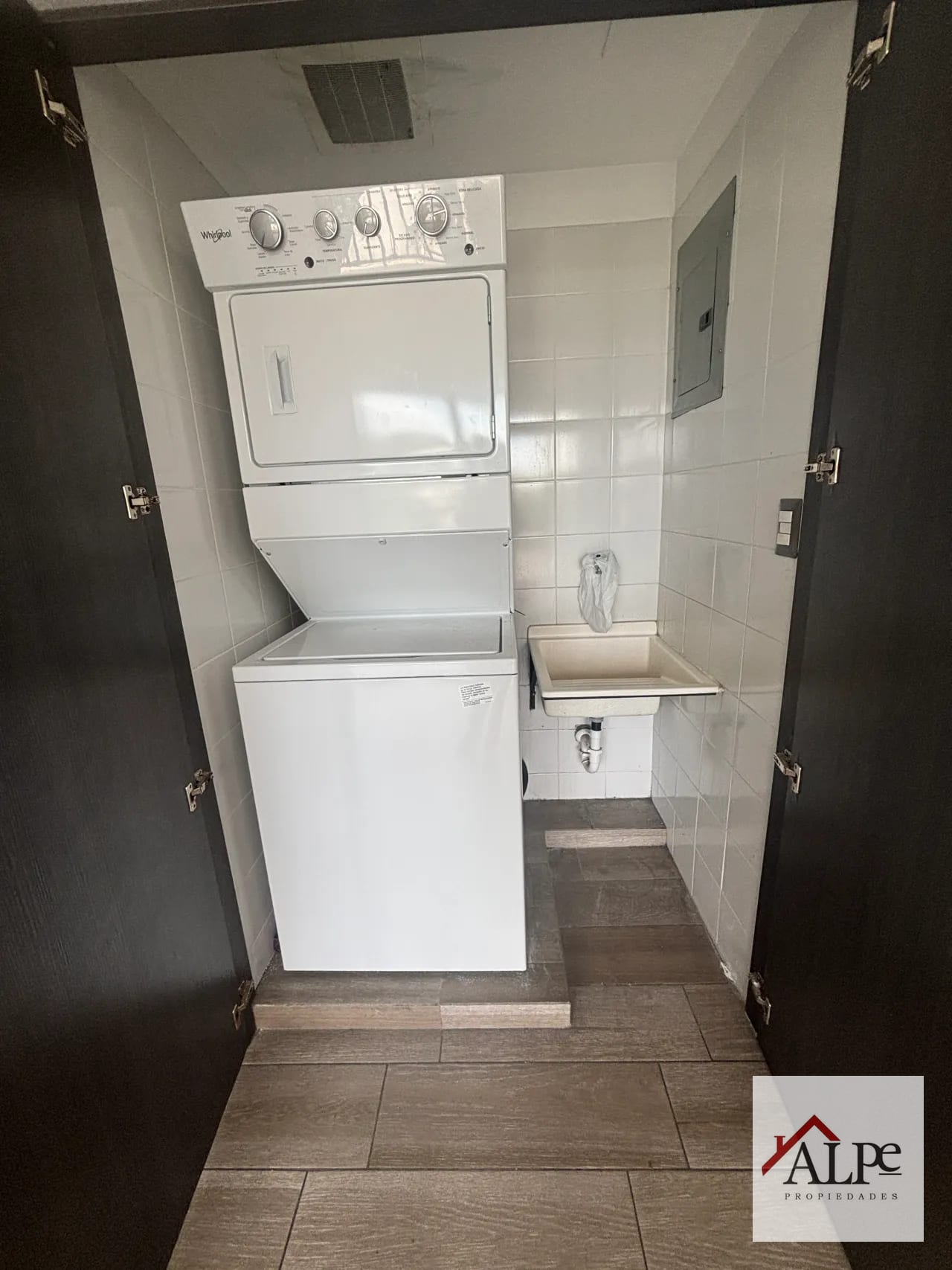 Apartamento en Renta con Ubicación Premium | Inicio de Av. Las Américas, Zona 13 — Apartamento en Alquiler en Tres15, Zona 13, Guatemala, Ciudad — foto 4 de 16