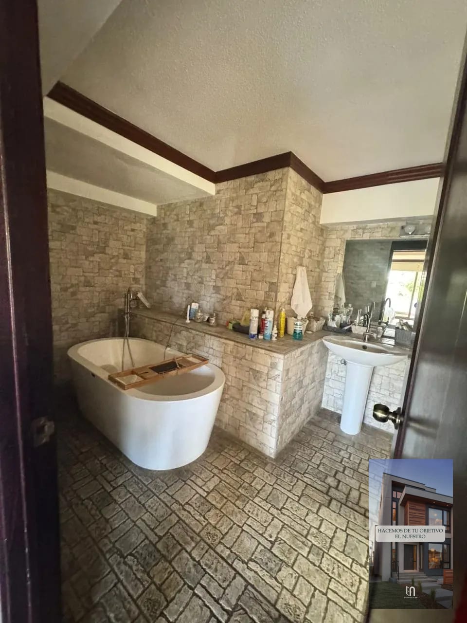 Casa en Venta en Vista Hermosa I, Zona 15 | Doble Garita de Seguridad — Casa en Venta en Vista Hermosa I, Zona 15, Guatemala, Ciudad — foto 11 de 16