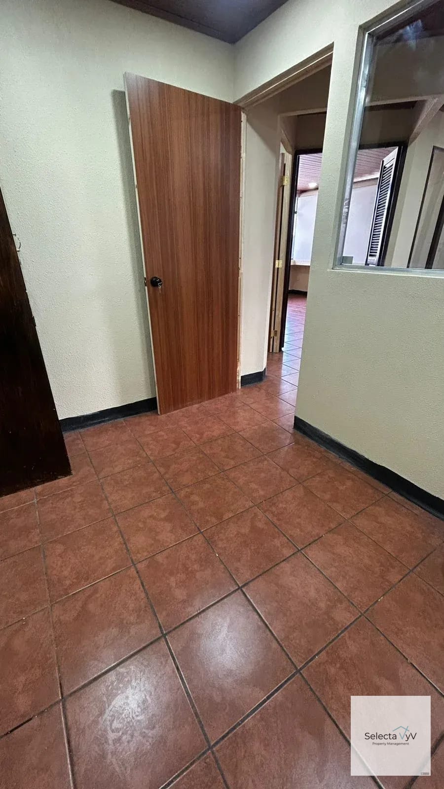 Oficina Edificio Reforma Montufar — Oficina en Alquiler en Zona 10, Guatemala, Ciudad — foto 7 de 17