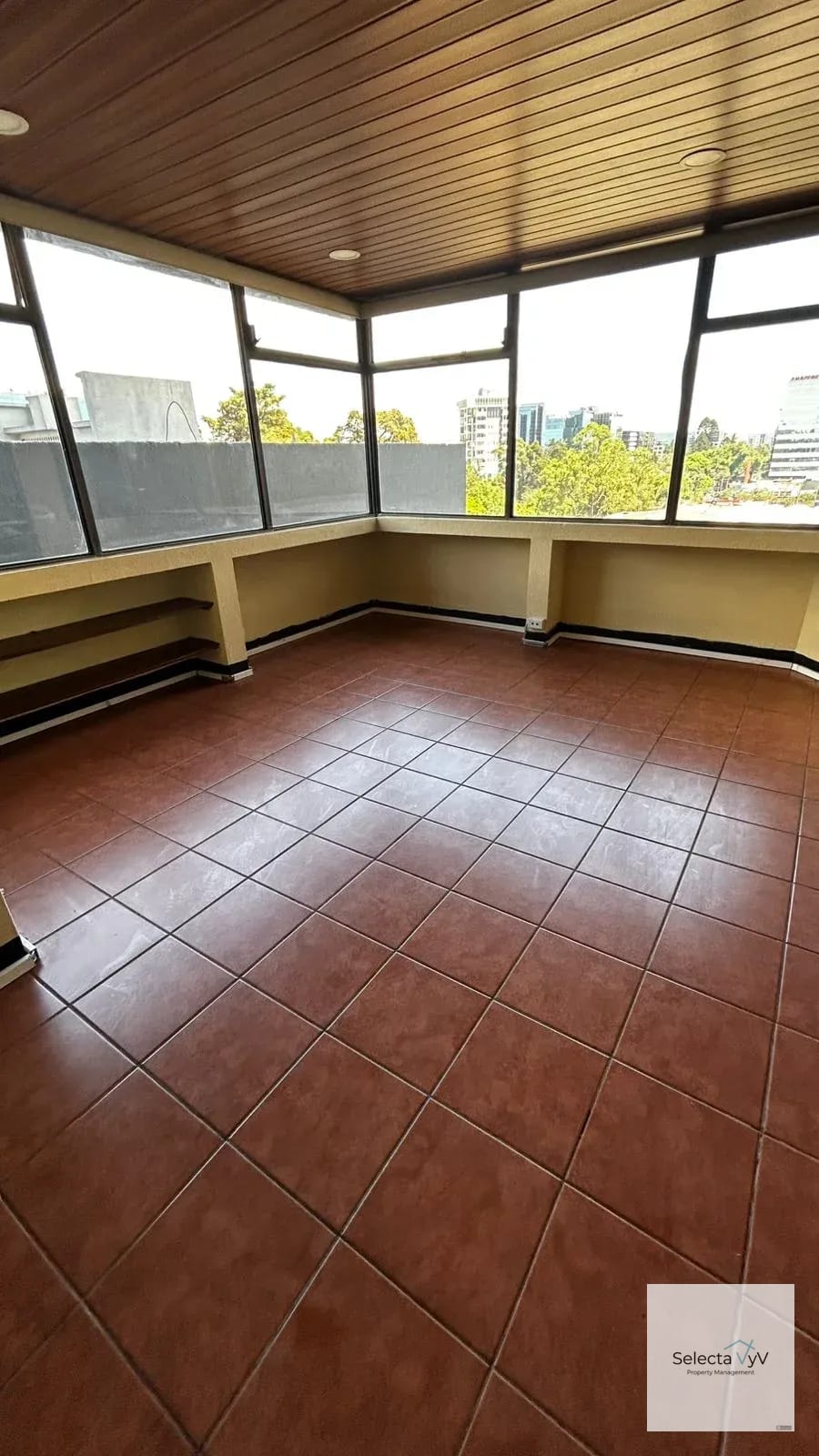 Oficina Edificio Reforma Montufar — Oficina en Alquiler en Zona 10, Guatemala, Ciudad — foto 17 de 17