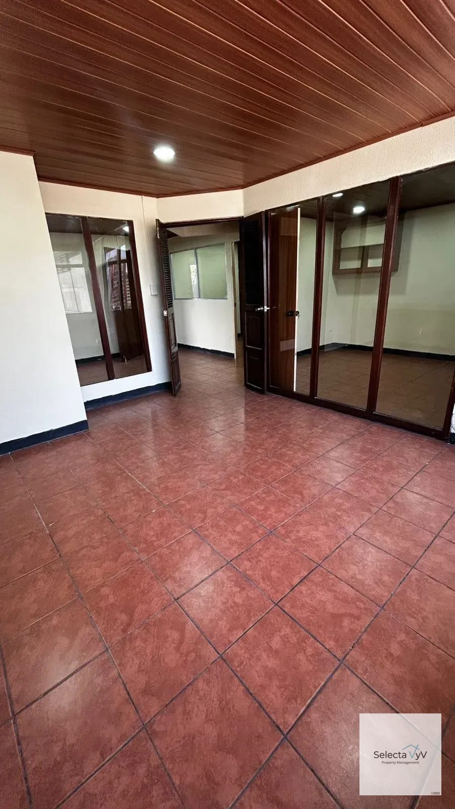Oficina Edificio Reforma Montufar — Oficina en Alquiler en Zona 10, Guatemala, Ciudad — foto 6 de 17