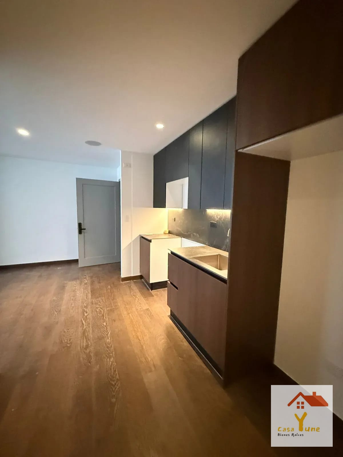 Apartamento en alquiler Atarah zona 10 Nuevo a estrenar — Apartamento en Alquiler en Atarah, Zona 10, Guatemala, Ciudad — foto 1 de 17